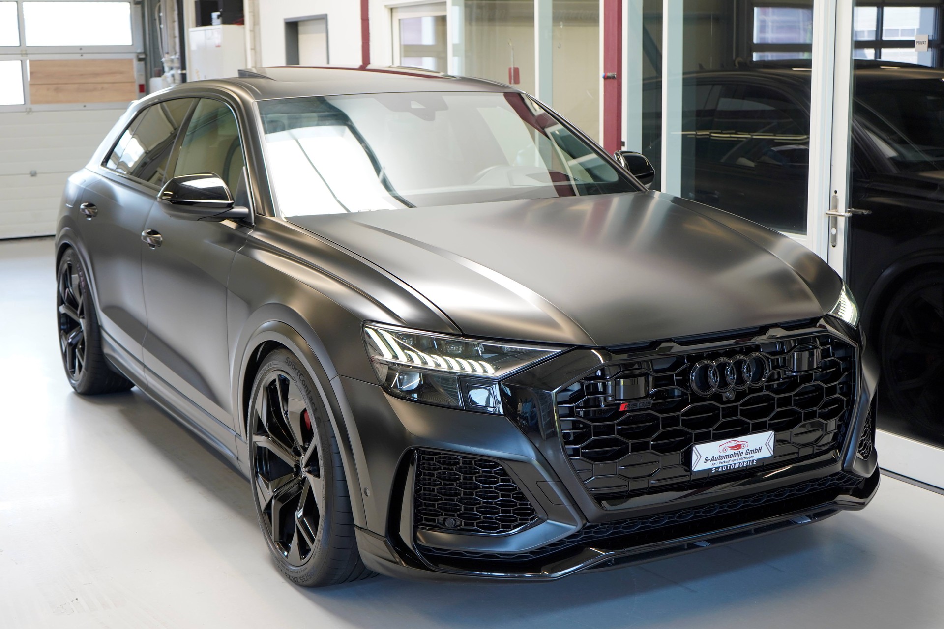 AUDI RSQ8 quattro tiptronic-image-9