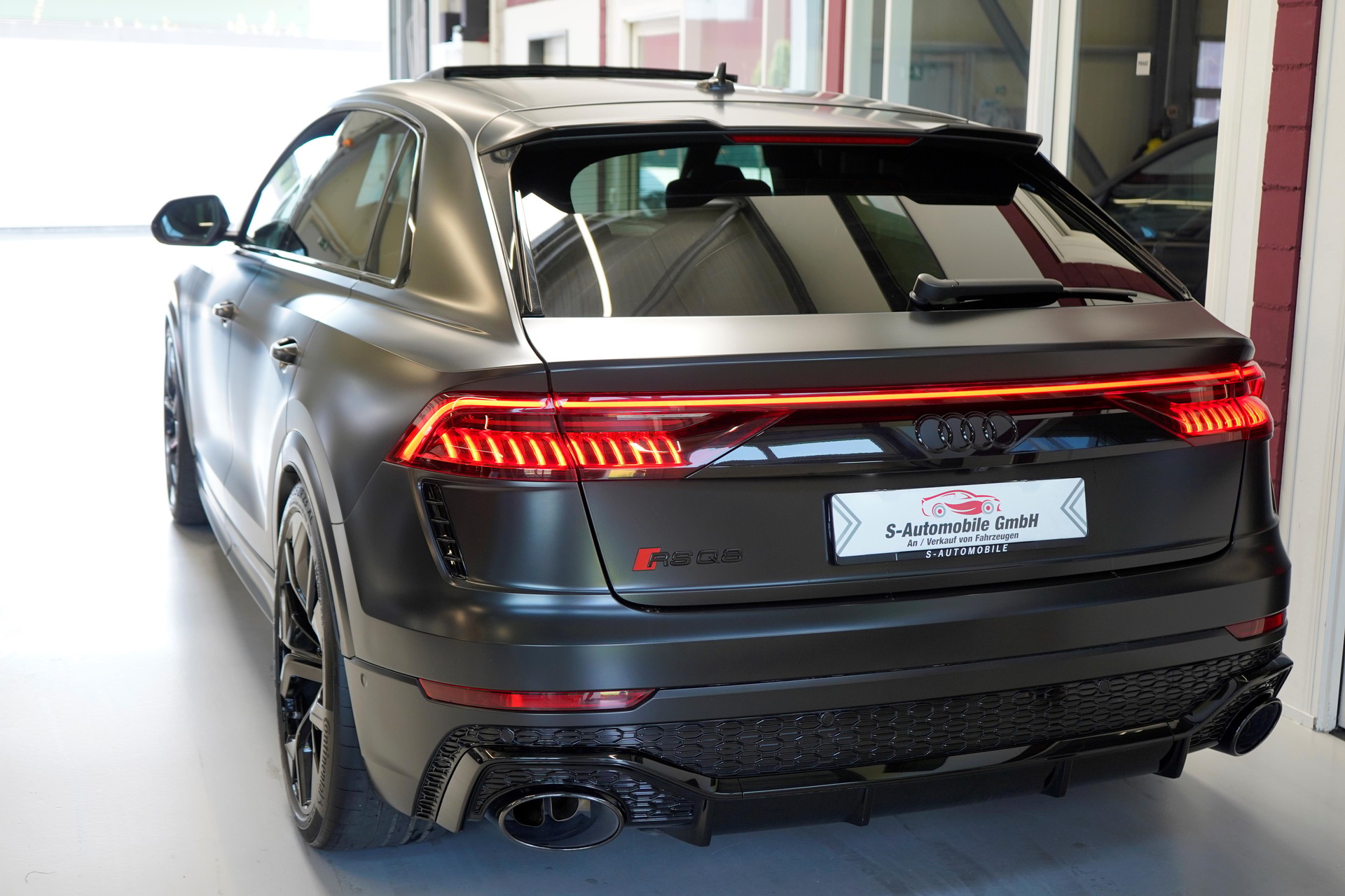 AUDI RSQ8 quattro tiptronic-image-5