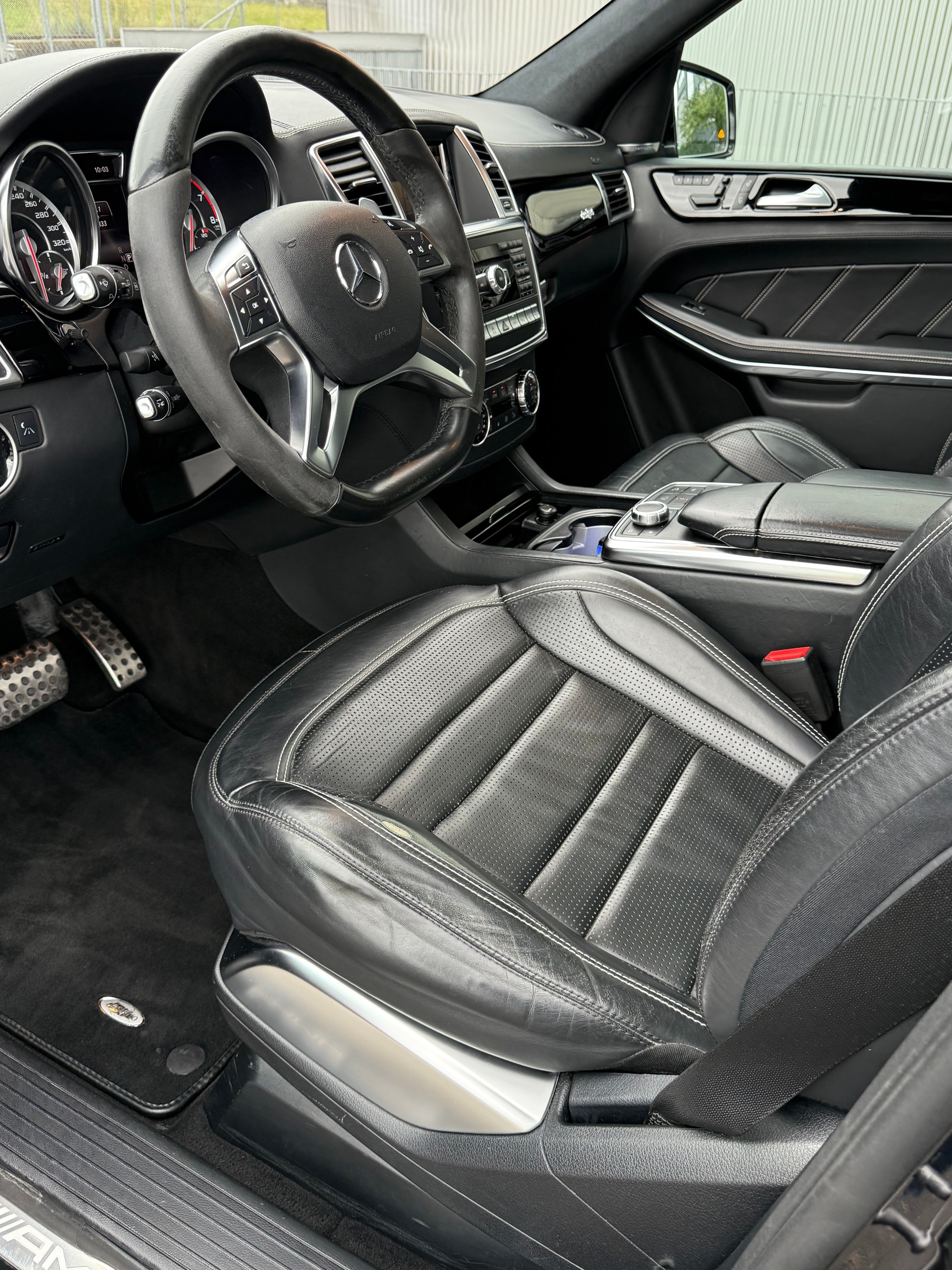 MERCEDES-BENZ GL 63 AMG 4Matic inkl. Garantie! MFK frisch!-image-19