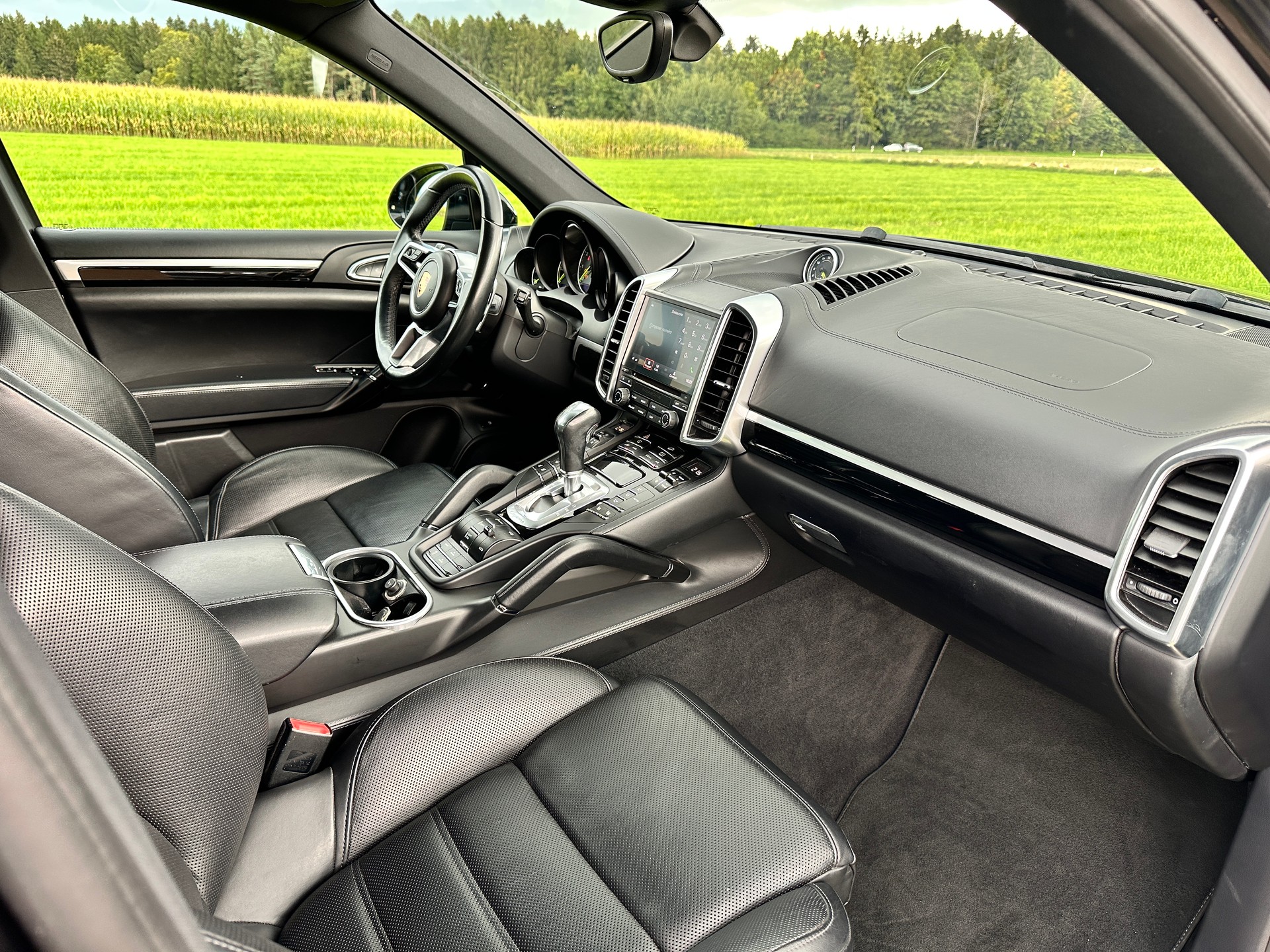 PORSCHE Cayenne S E-Hybrid Platinum Edition-image-10