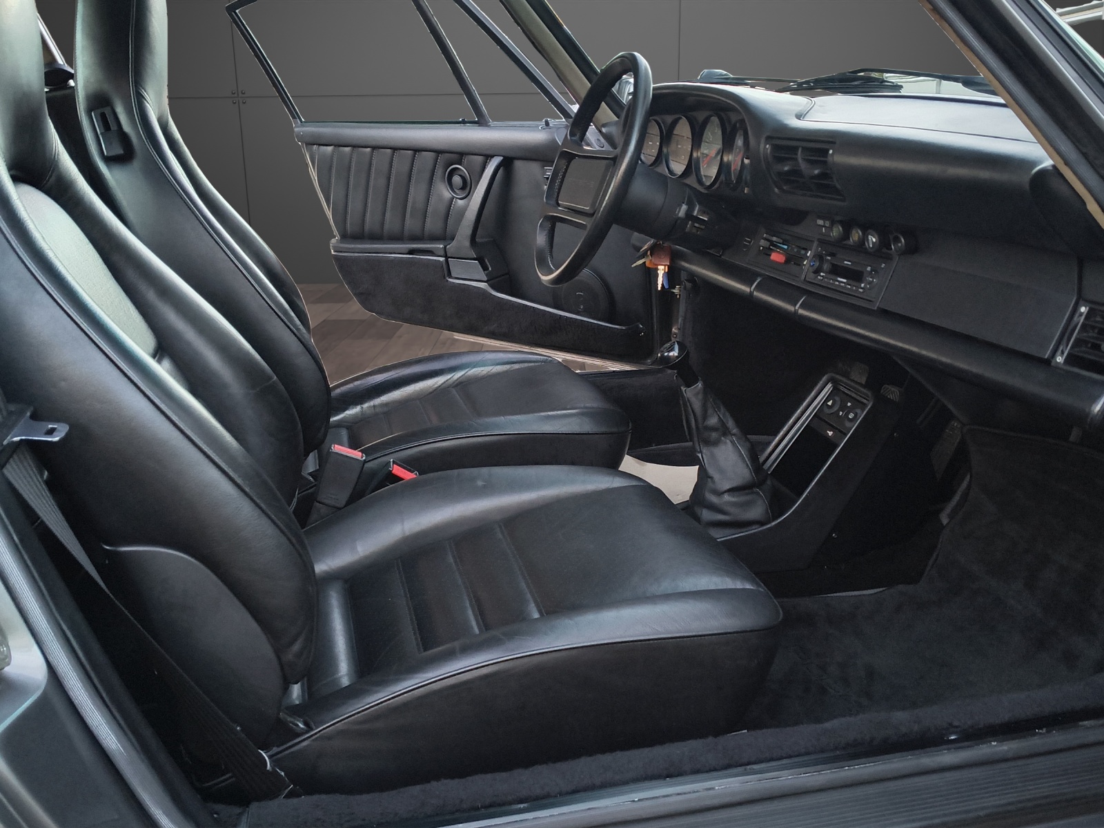 PORSCHE 911 3.2 Carrera Coupé-image-13