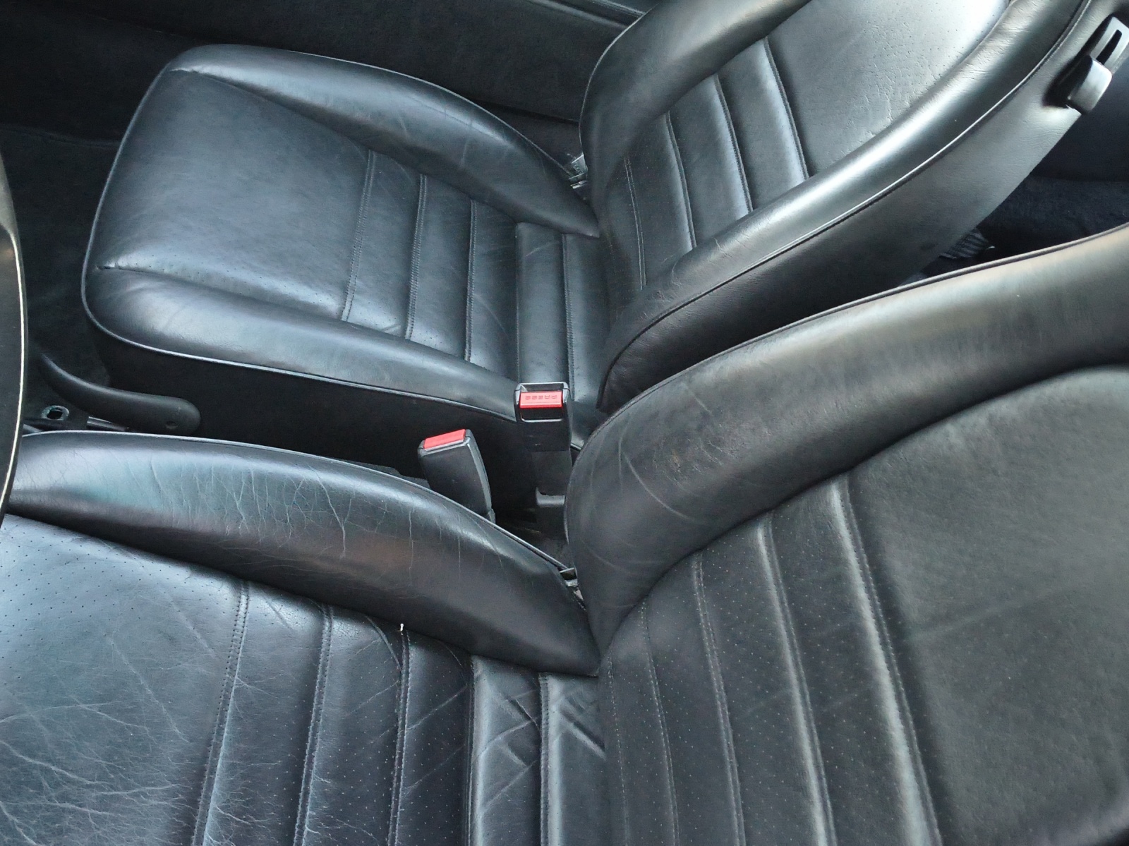 PORSCHE 911 3.2 Carrera Coupé-image-10