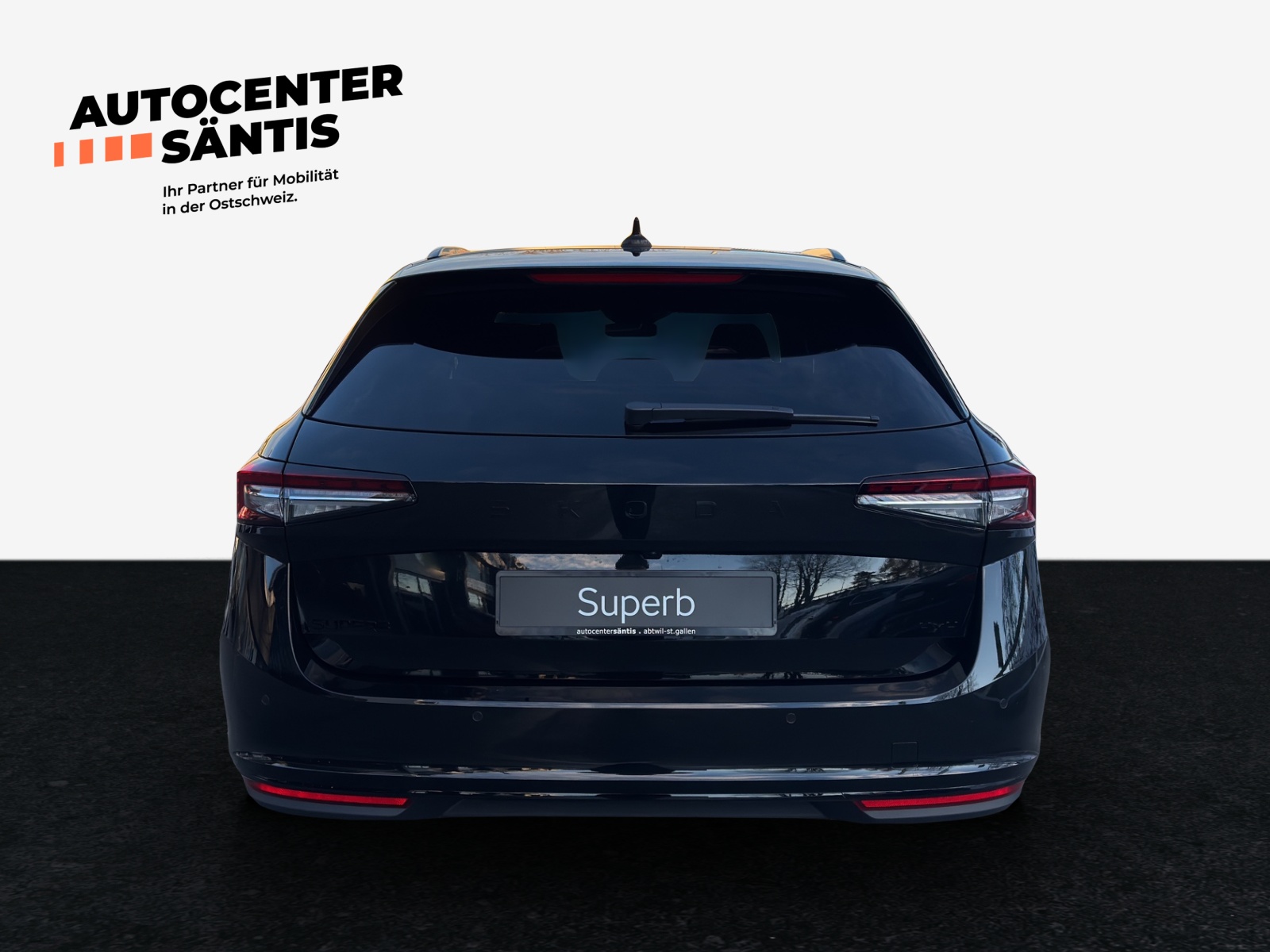 SKODA Superb Combi 2.0 TSI Sportline 4x4 DSG-image-4