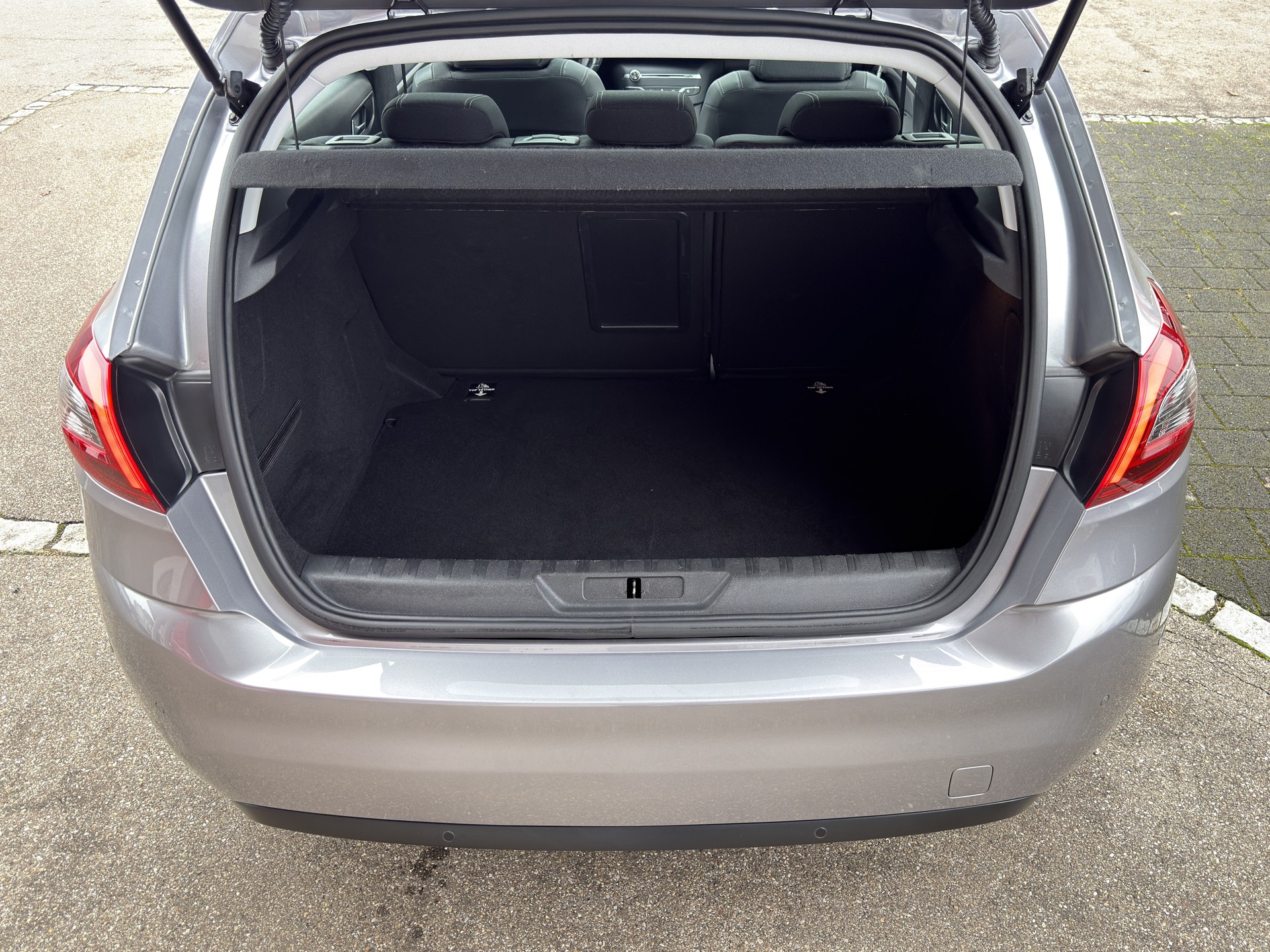 PEUGEOT 308 1.2 PureTech 130 Allure S/S-image-14