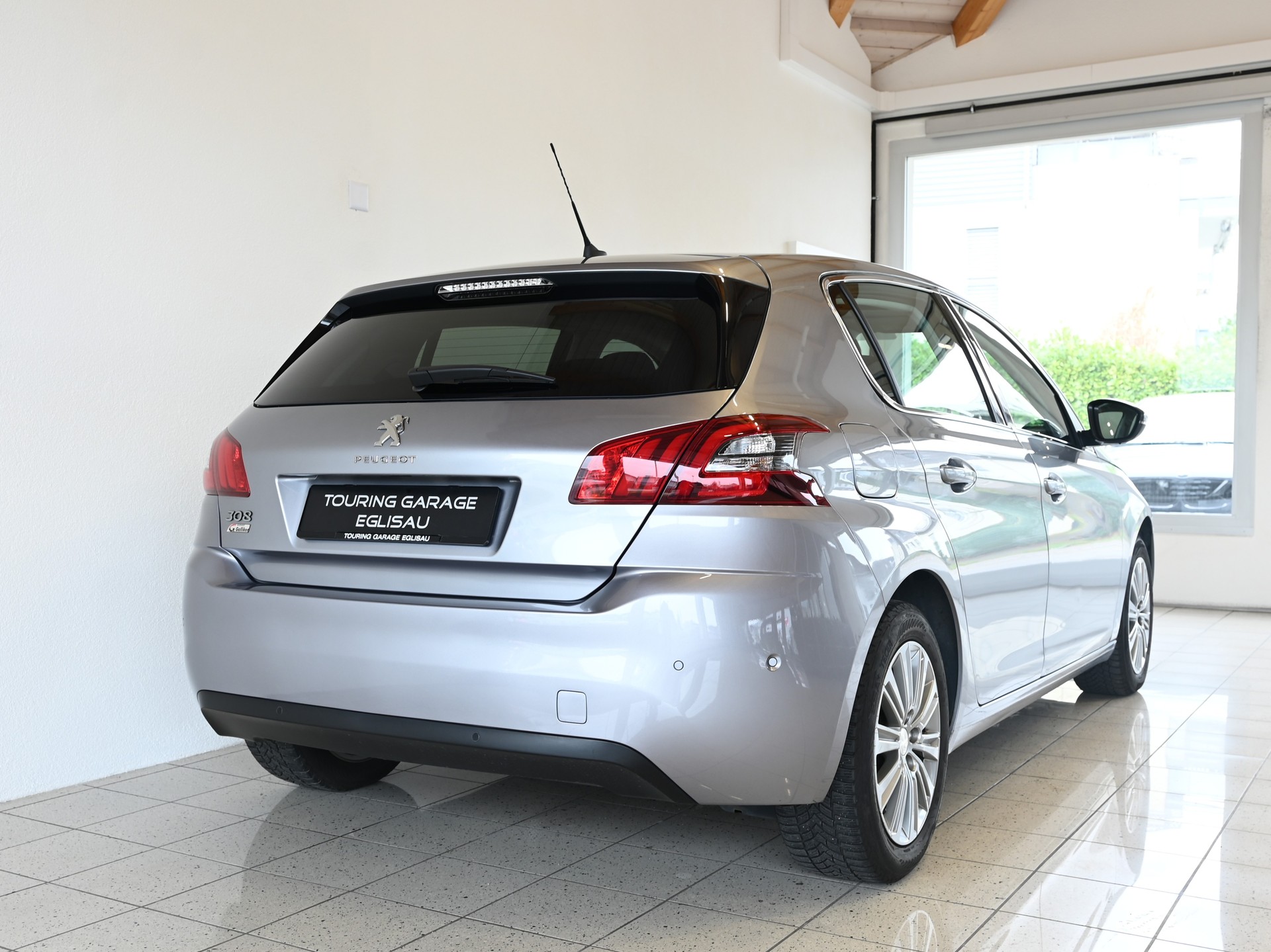 PEUGEOT 308 1.2 PureTech 130 Allure S/S-image-6
