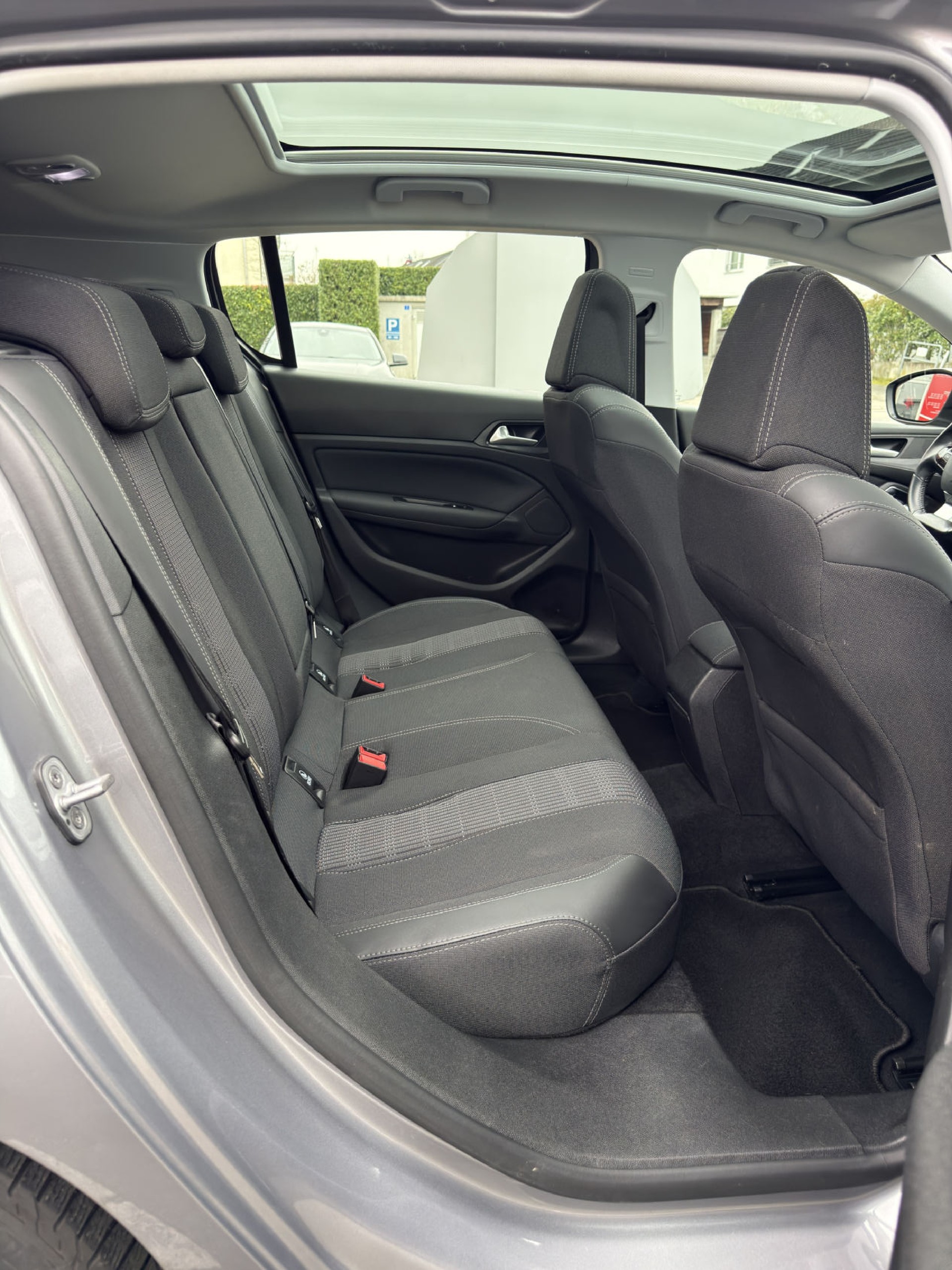 PEUGEOT 308 1.2 PureTech 130 Allure S/S-image-13