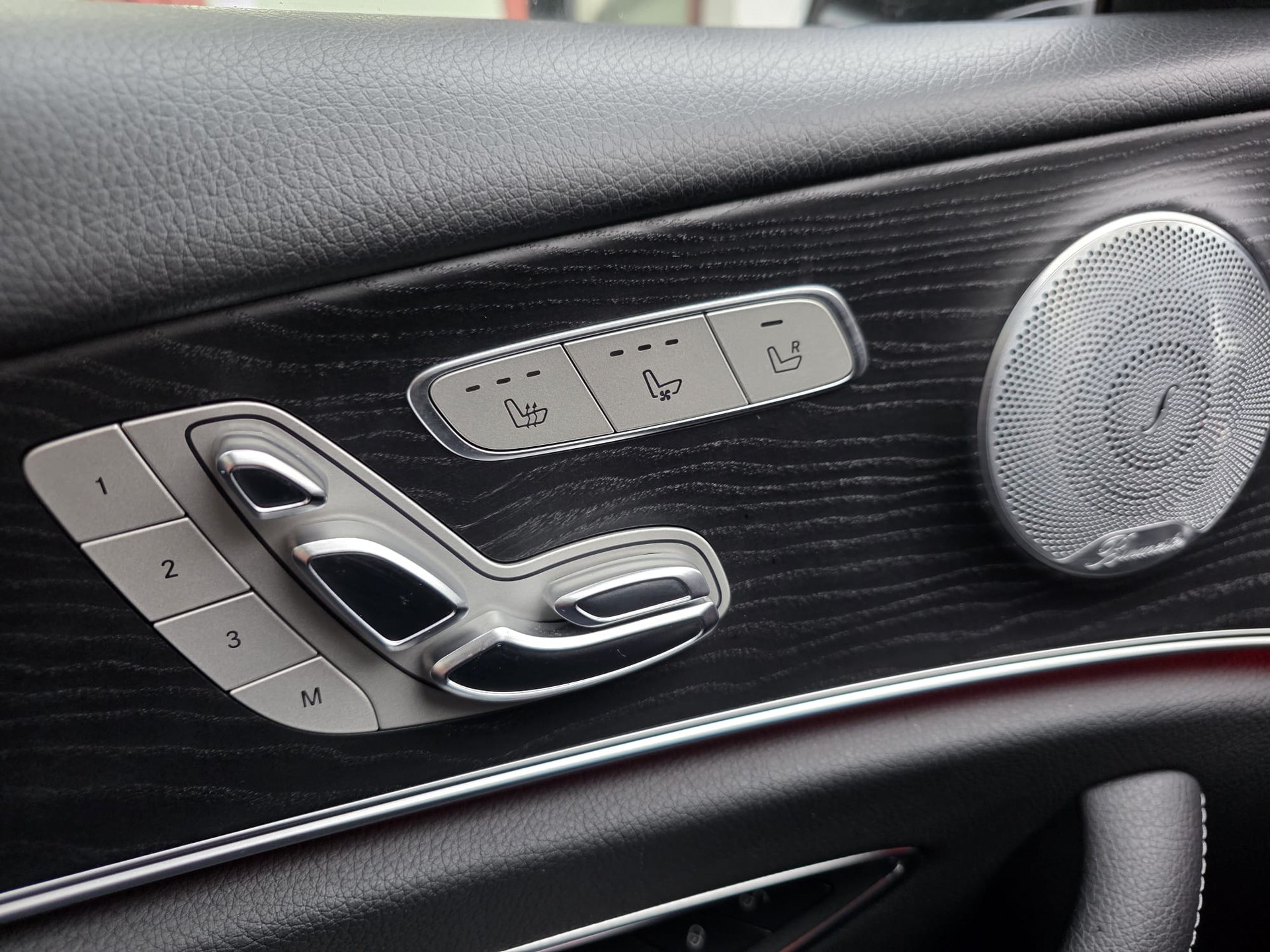 MERCEDES-BENZ E 400 d 4Matic 9G-Tronic-image-12
