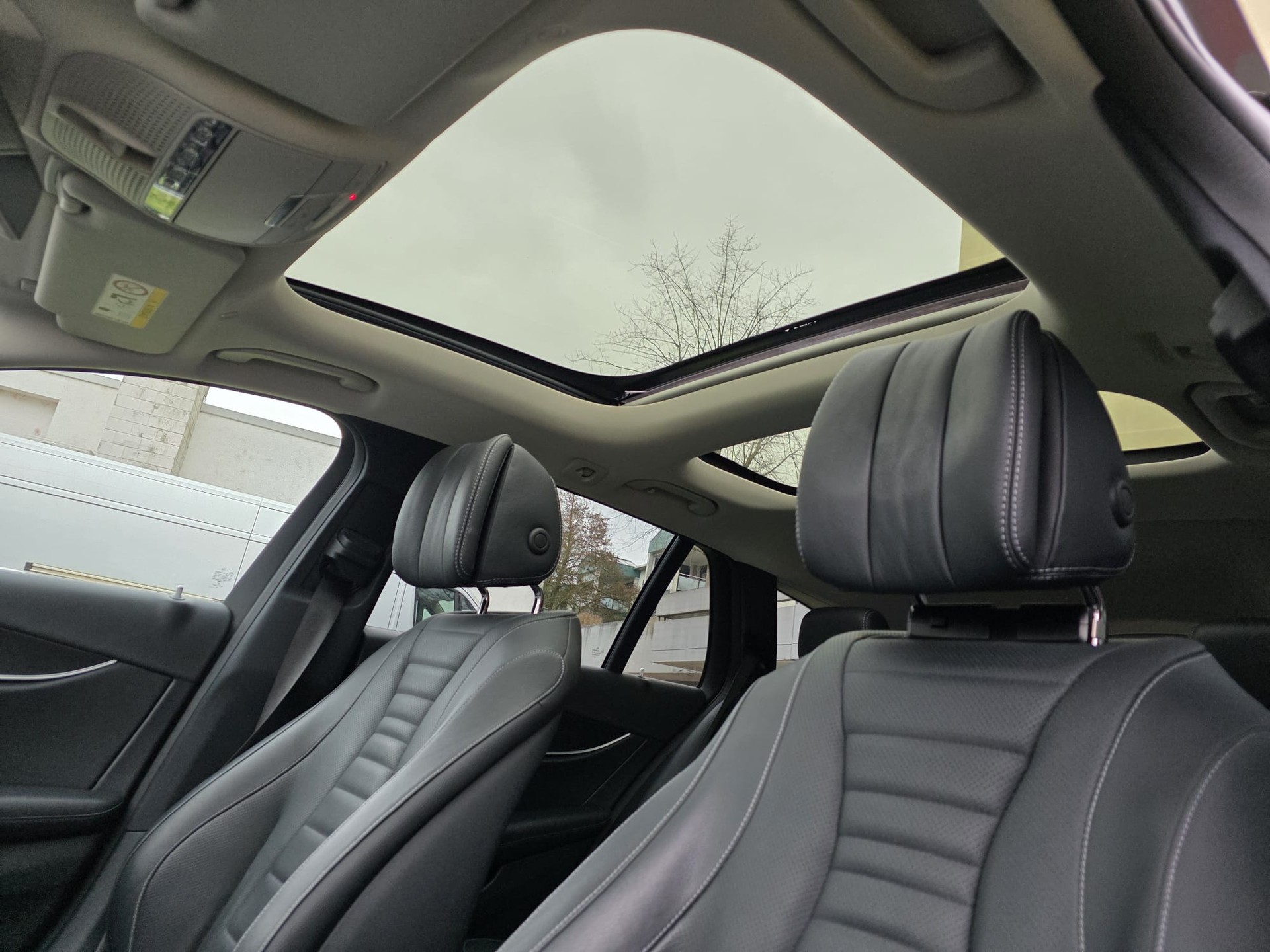 MERCEDES-BENZ E 400 d 4Matic 9G-Tronic-image-9