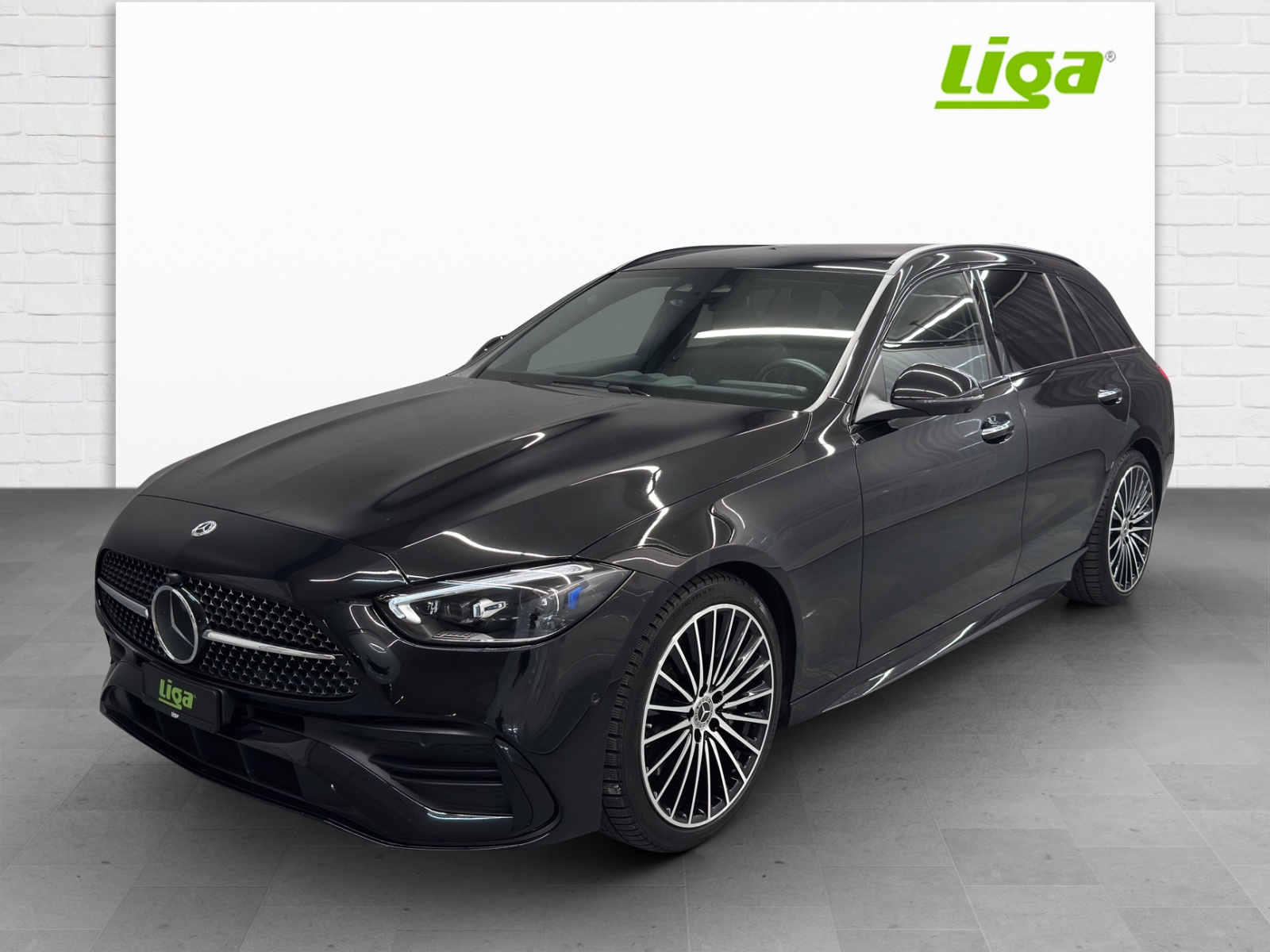 MERCEDES-BENZ C 300 AMG Line 4Matic T-showroom-element-1