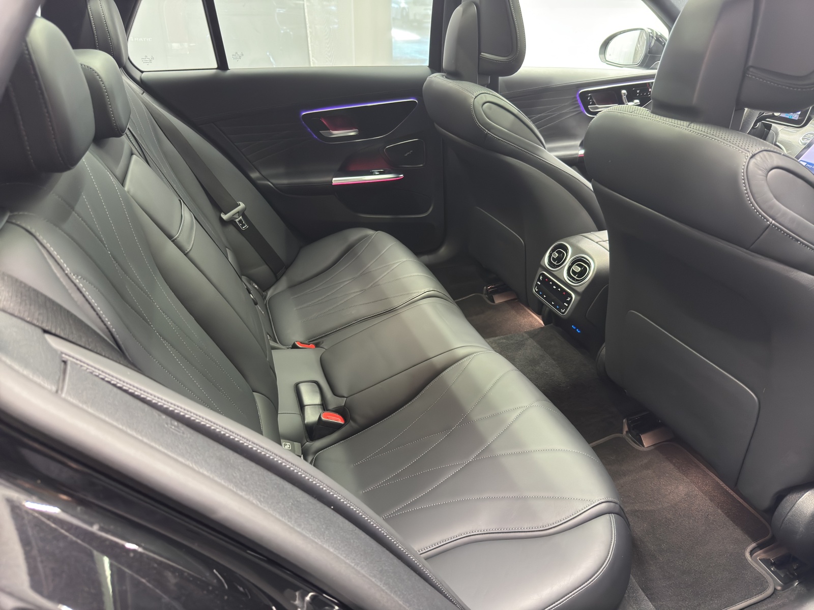 MERCEDES-BENZ C 300 AMG Line 4Matic T-image-9