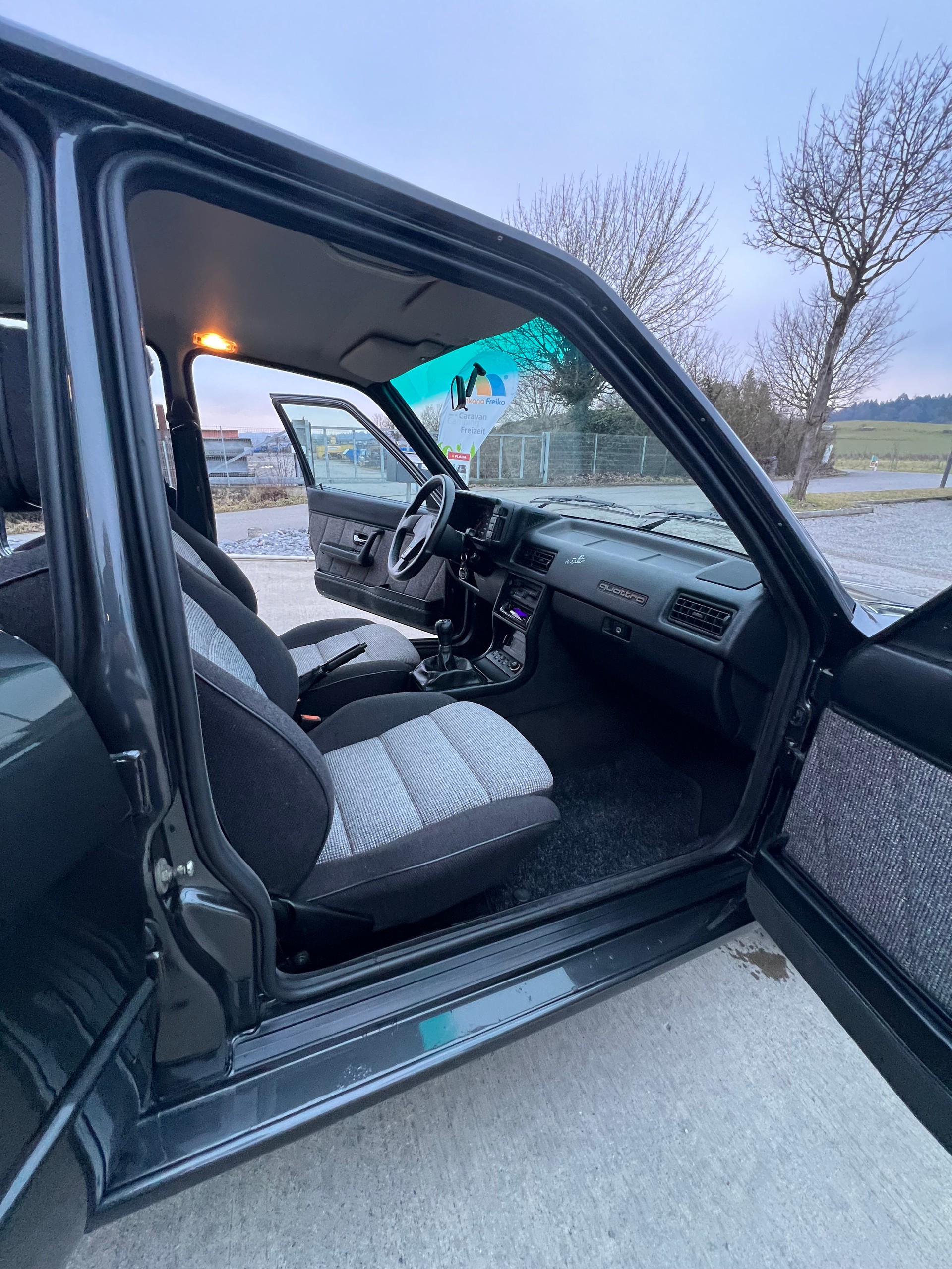 AUDI 90 2.2 quattro ab Platz-image-13