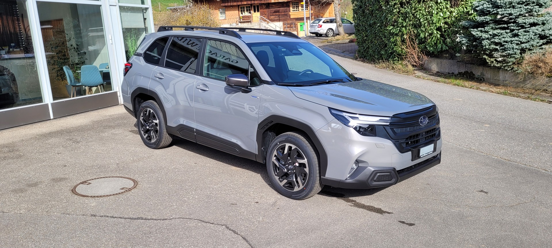 SUBARU Forester 2.0i e-Boxer Swiss Plus Lineartronic-image-6