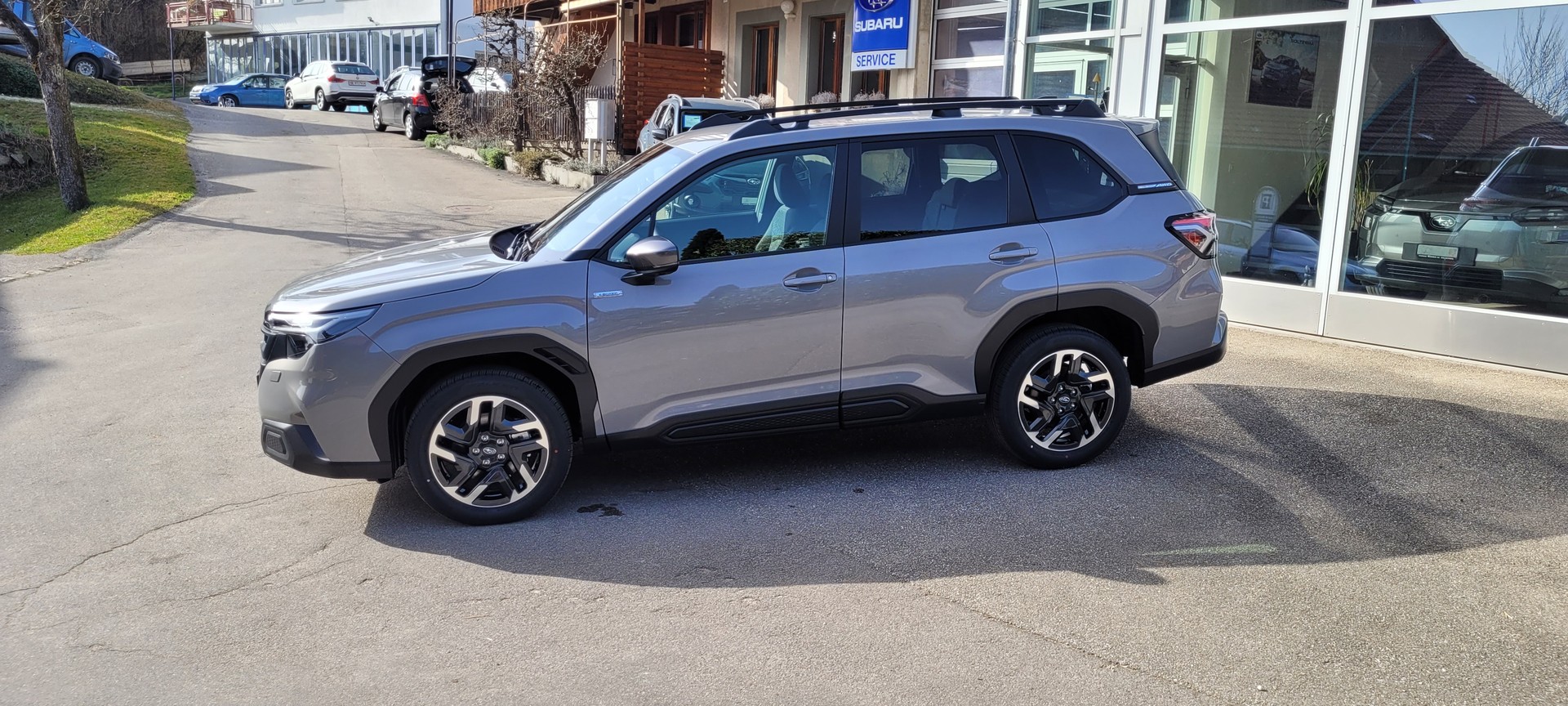 SUBARU Forester 2.0i e-Boxer Swiss Plus Lineartronic-image-2