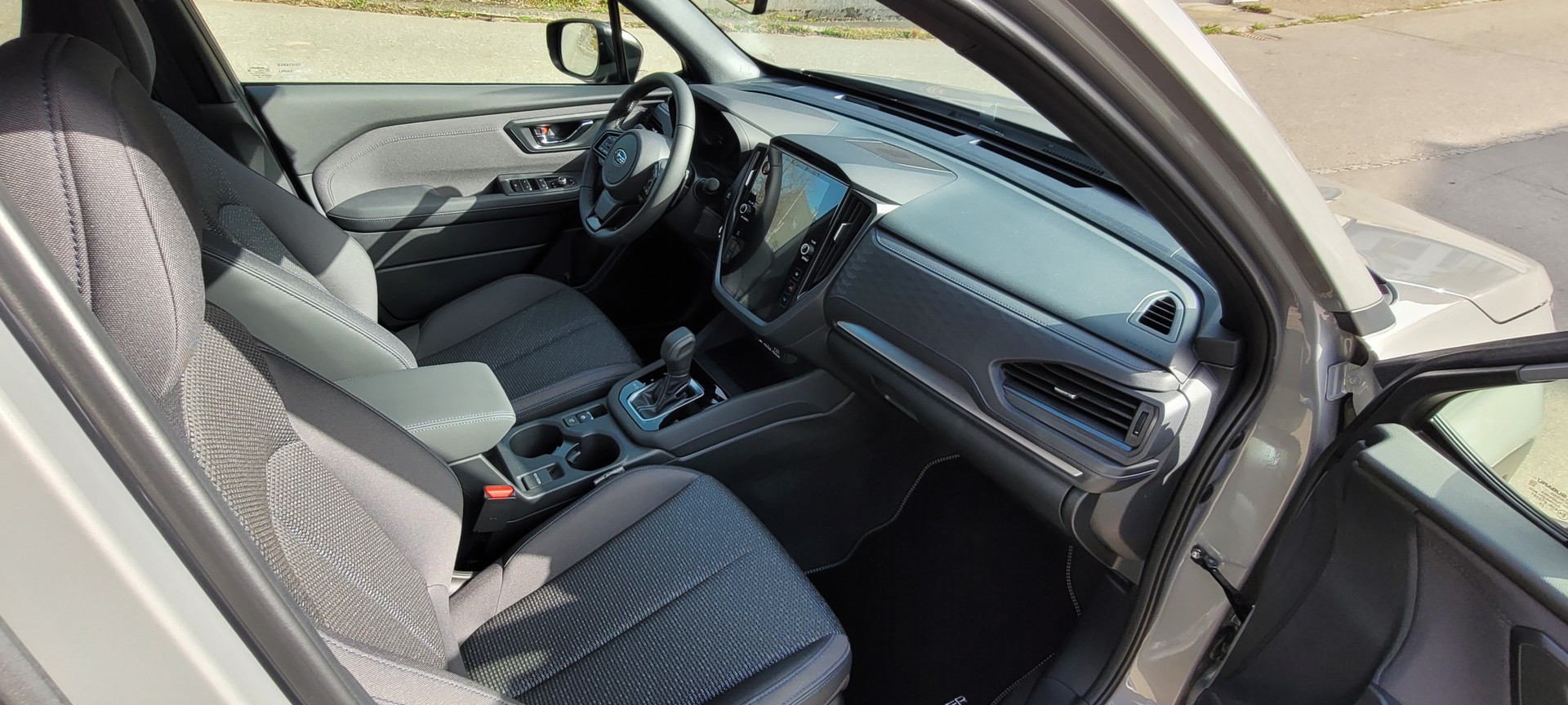 SUBARU Forester 2.0i e-Boxer Swiss Plus Lineartronic-image-18