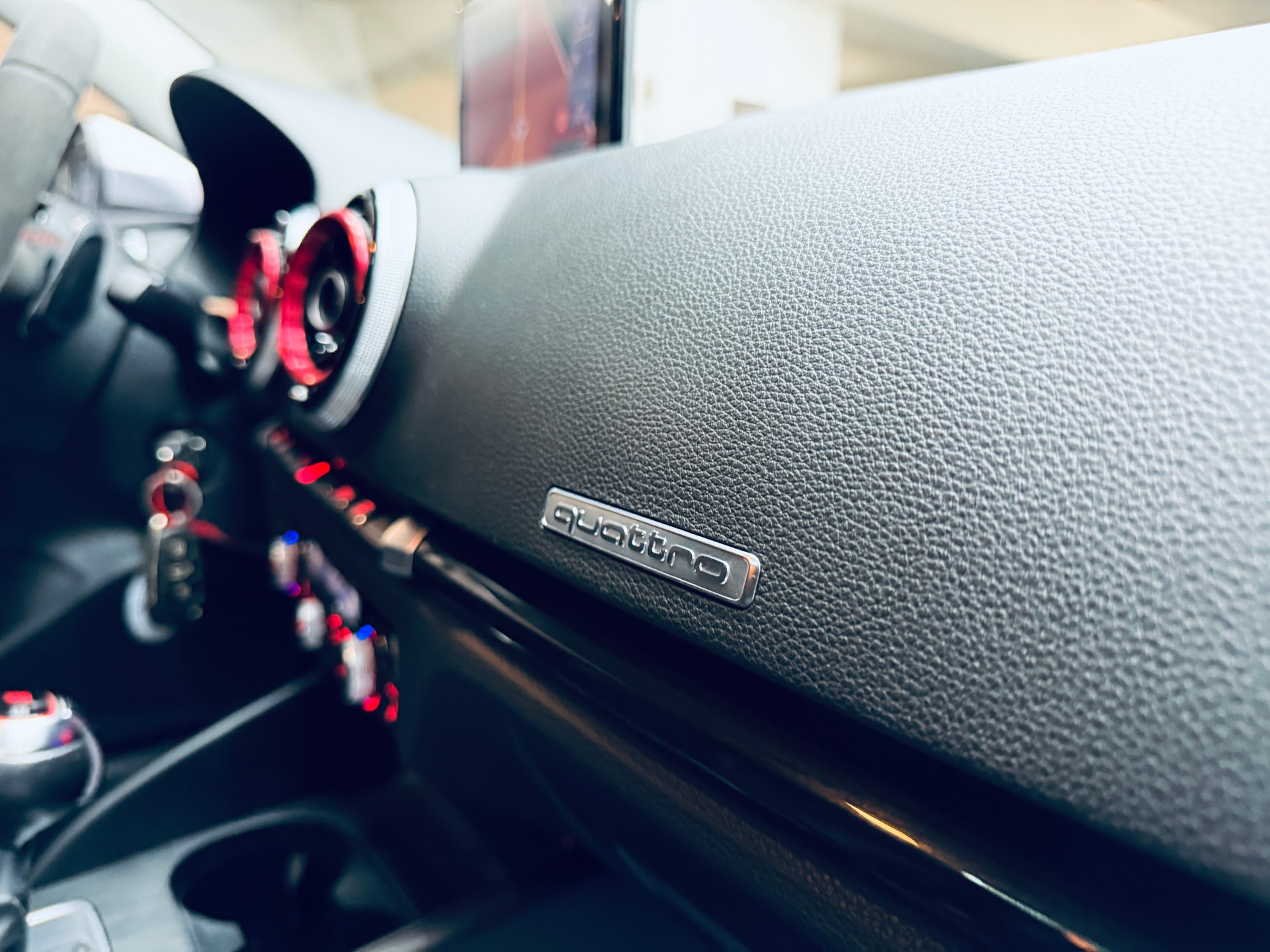AUDI RS3 2.5 TSI quattro S-tronic *Oettinger Tuning 430PS*-image-27