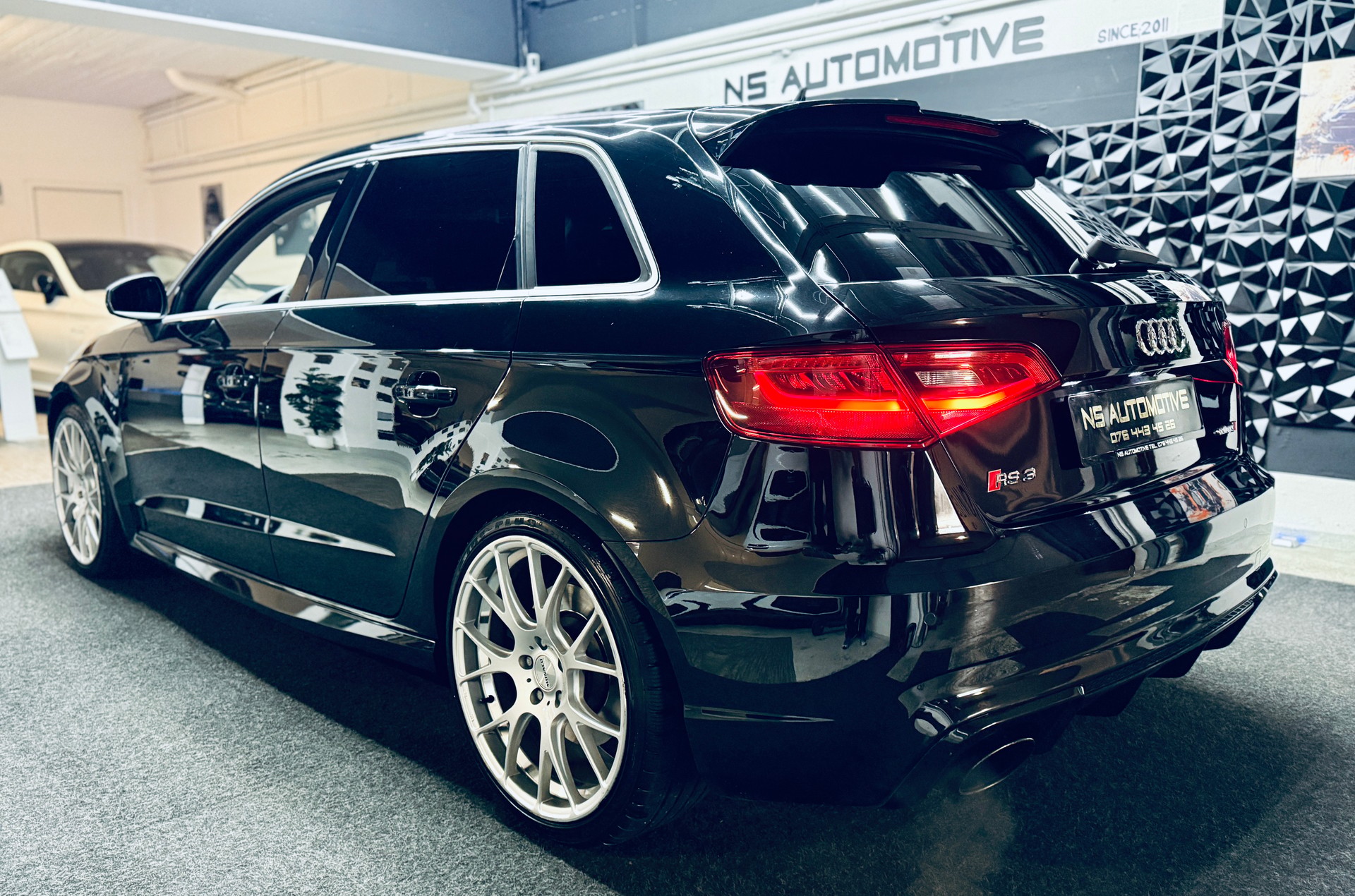 AUDI RS3 2.5 TSI quattro S-tronic *Oettinger Tuning 430PS*-image-5