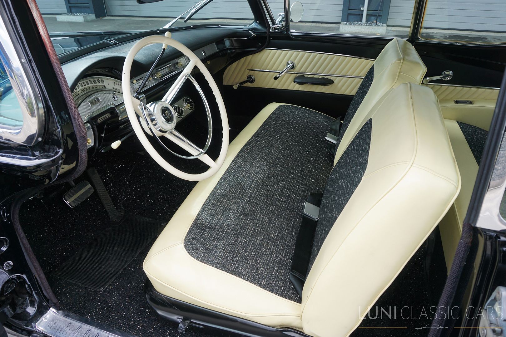 FORD Fairlane 500 Club Victoria-image-9