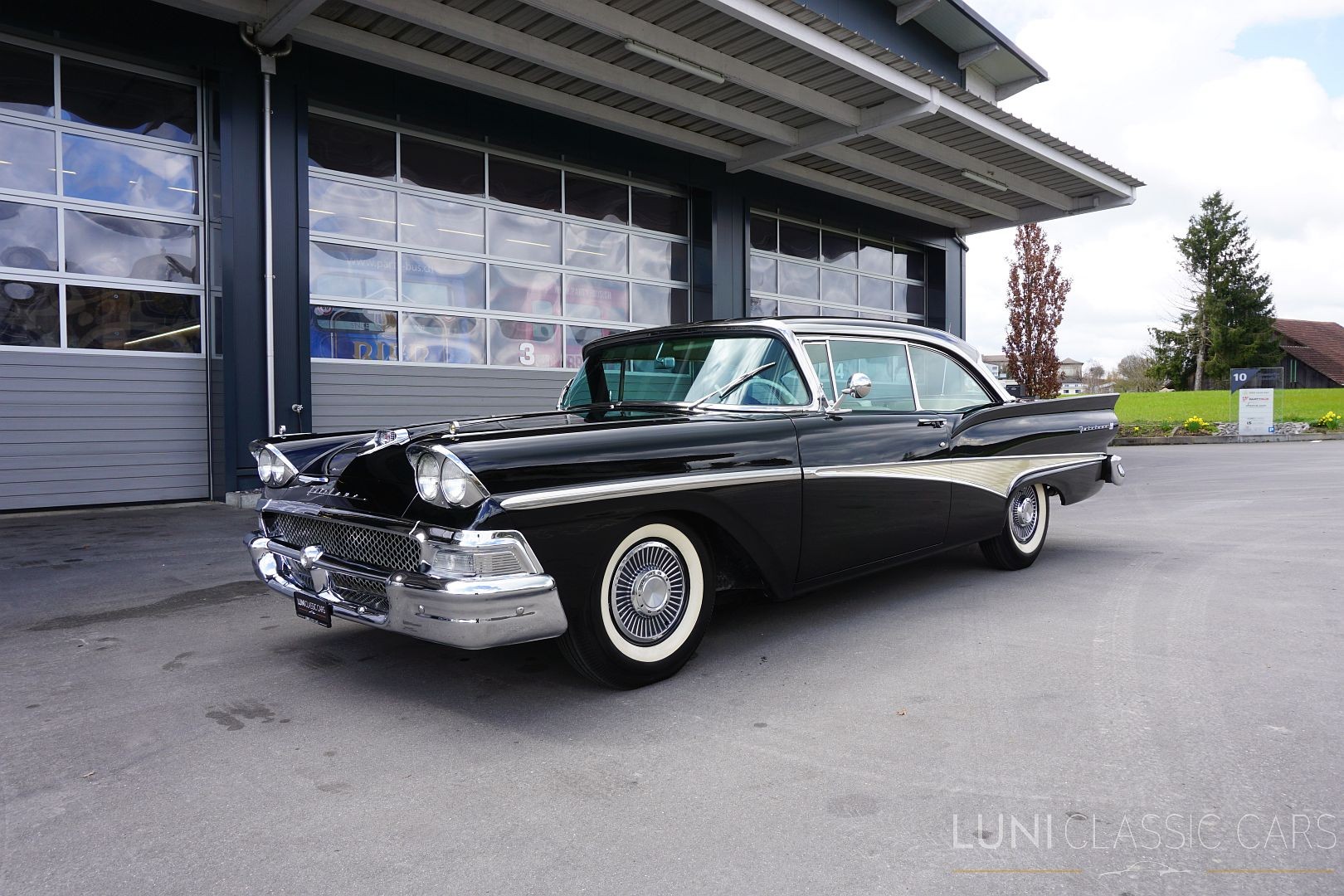 FORD Fairlane 500 Club Victoria-image-1