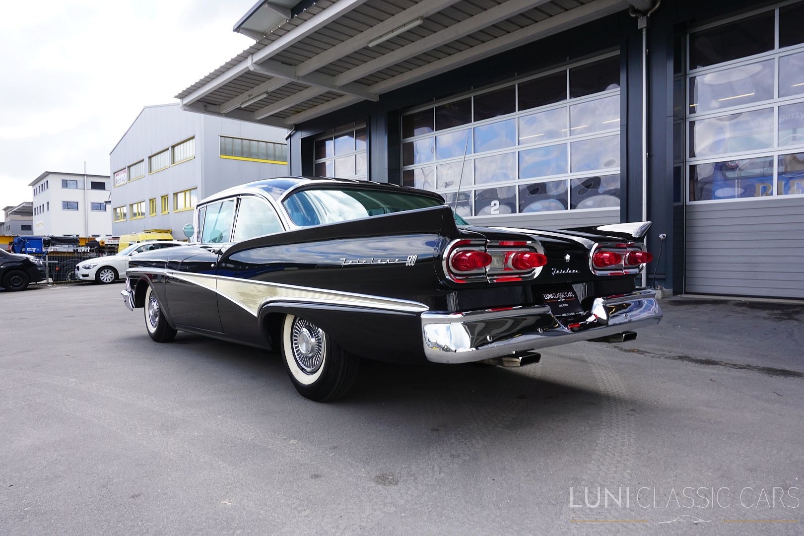 FORD Fairlane 500 Club Victoria-image-3