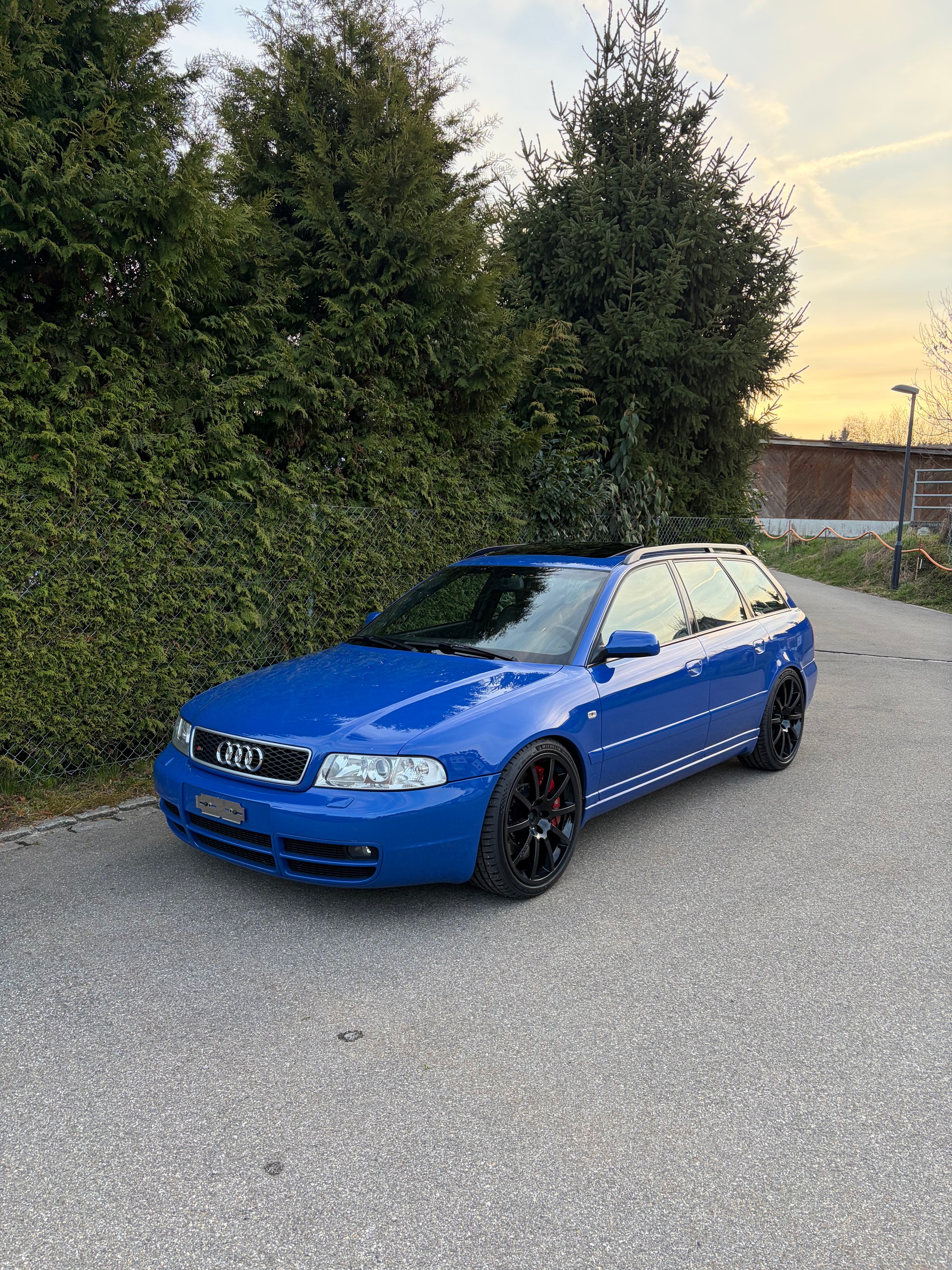 AUDI S4 Avant quattro