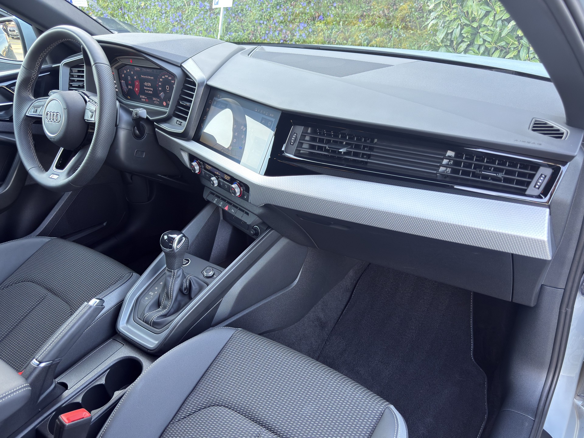 AUDI A1 Sportback 1.0 30 TFSI S-Line S-Tronic-image-10