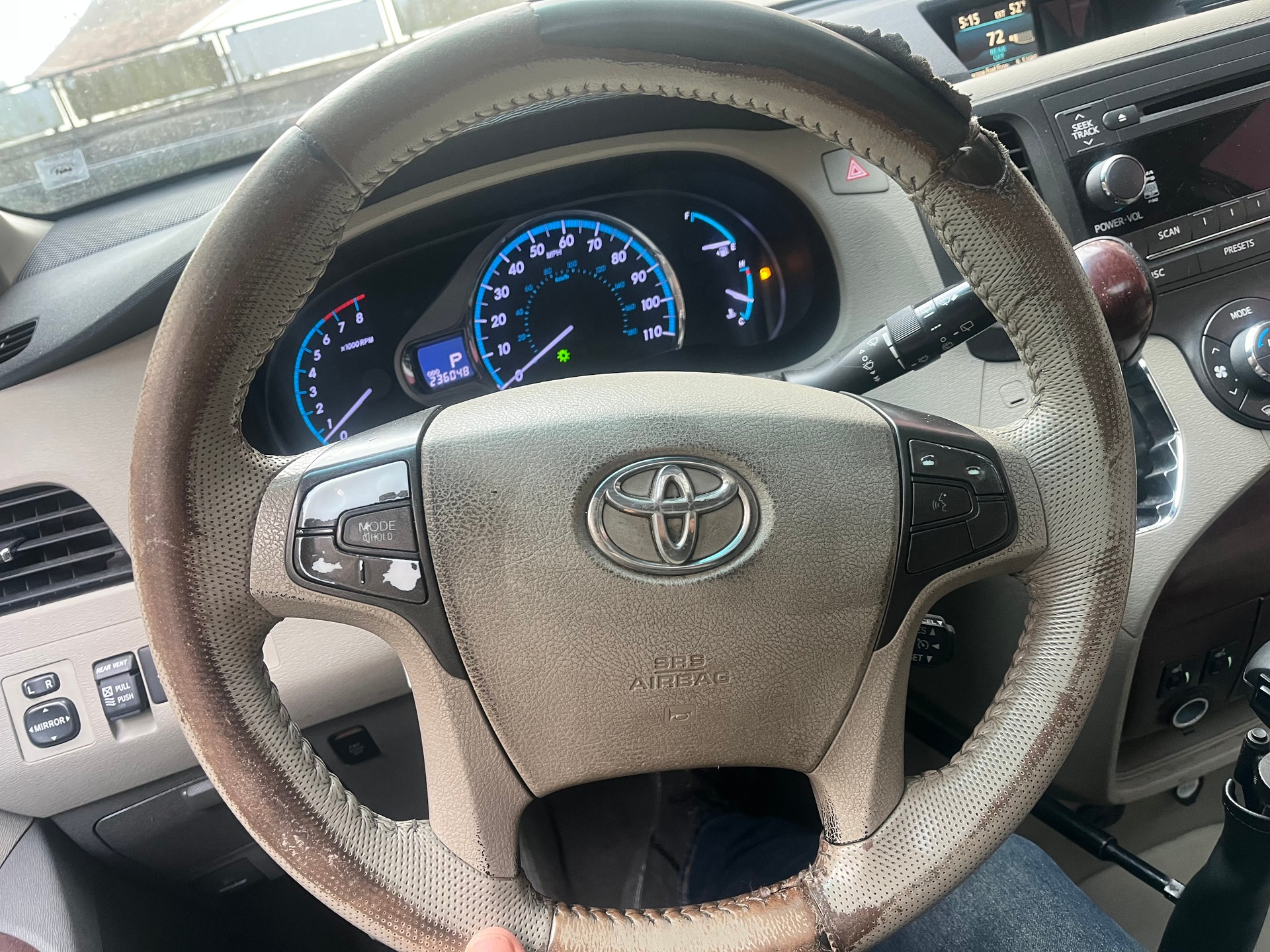 TOYOTA Sienna-image-7