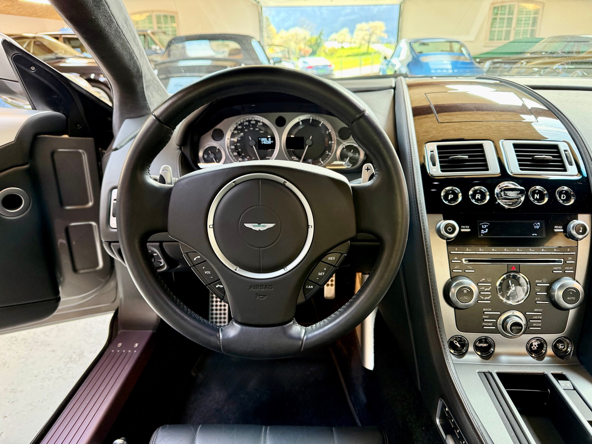 ASTON MARTIN Virage Coupé V12 5.9-48 Touchtronic2-image-9