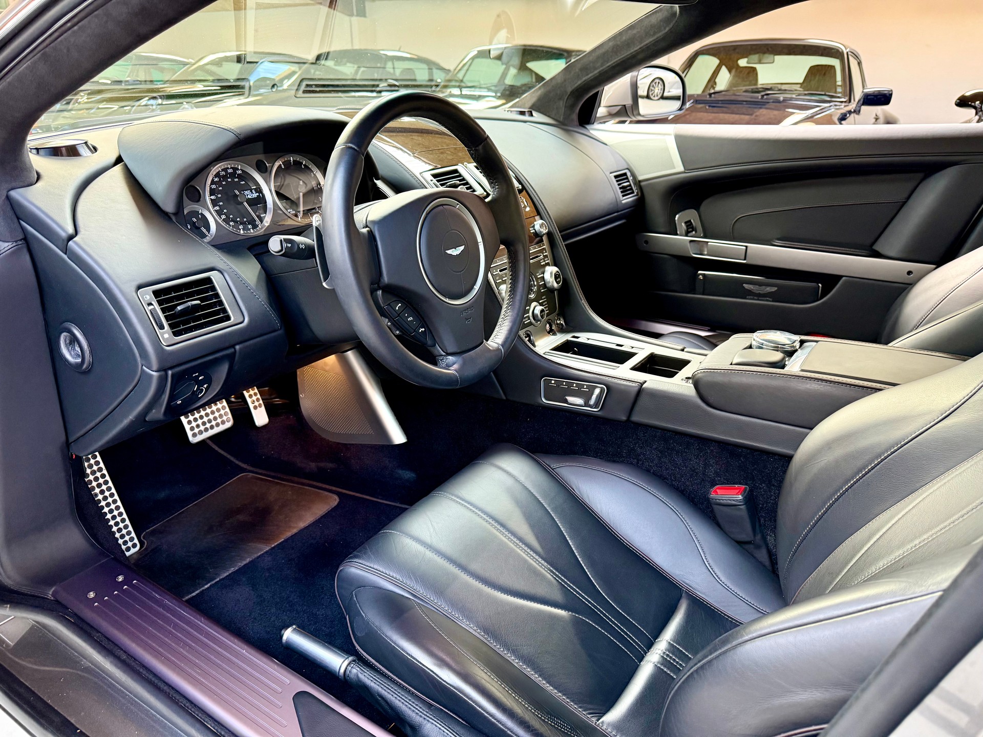 ASTON MARTIN Virage Coupé V12 5.9-48 Touchtronic2-image-10