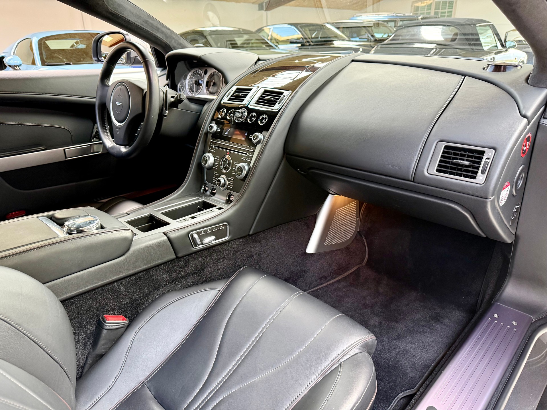 ASTON MARTIN Virage Coupé V12 5.9-48 Touchtronic2-image-12