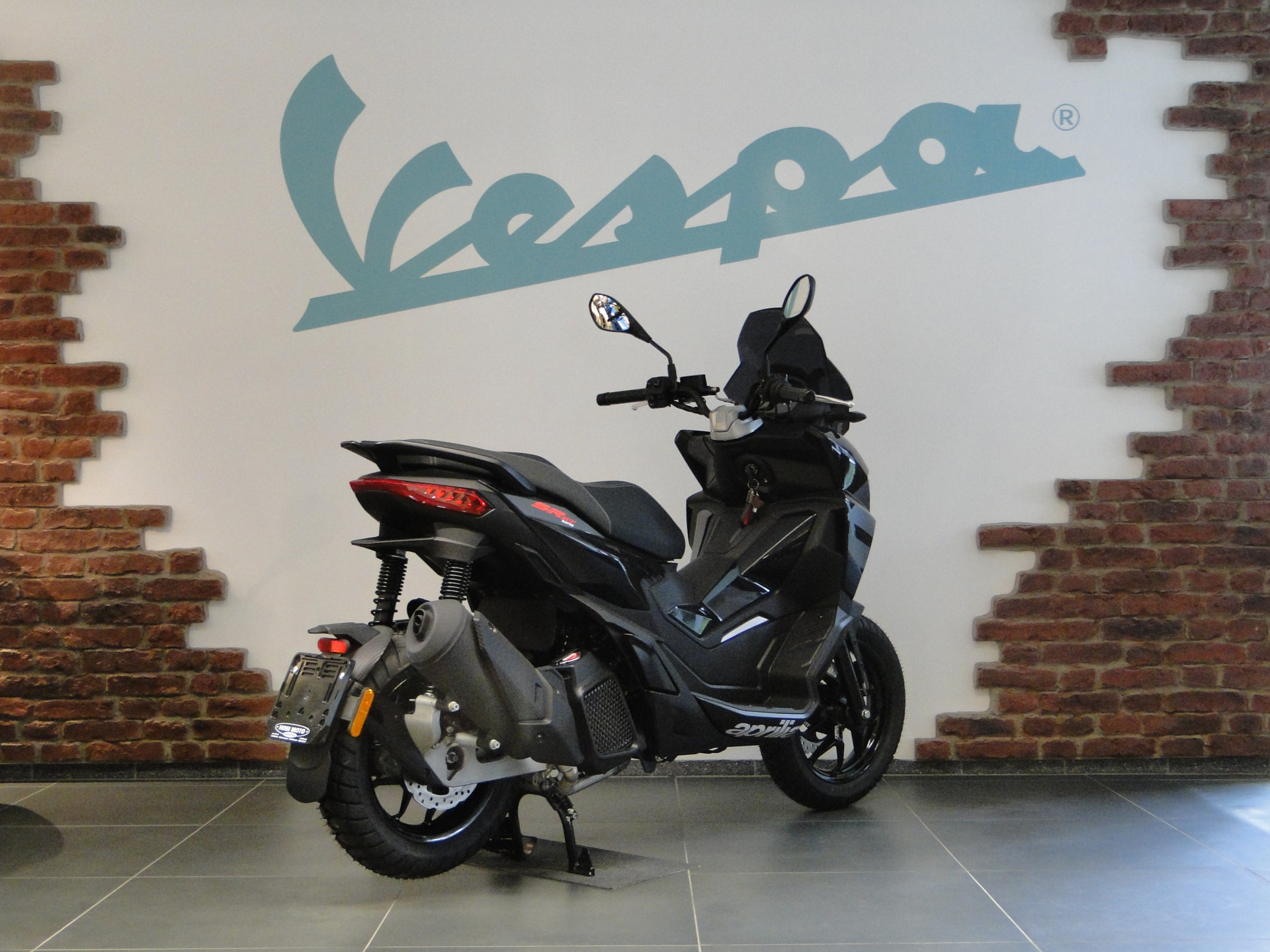 APRILIA SR GT 125-image-3