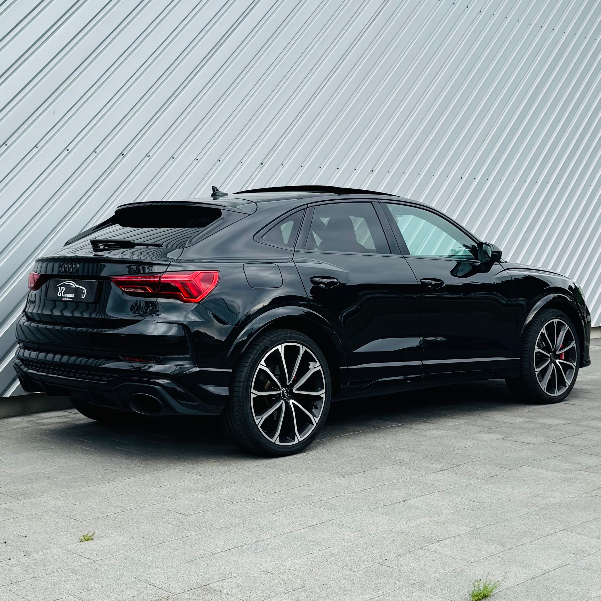 AUDI RS Q3 Sportback quattro S tronic-showroom-element-2
