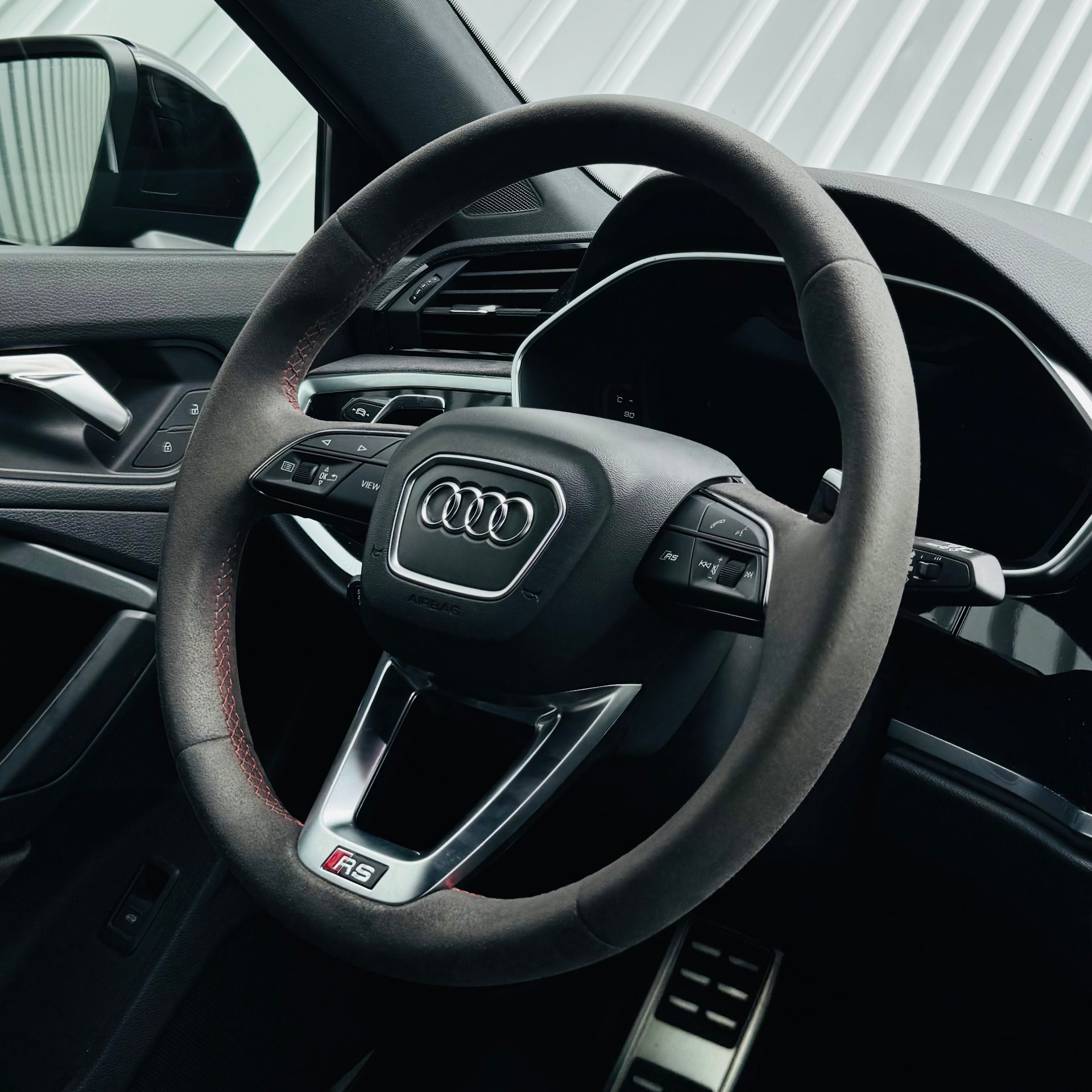 AUDI RS Q3 Sportback quattro S tronic-image-15