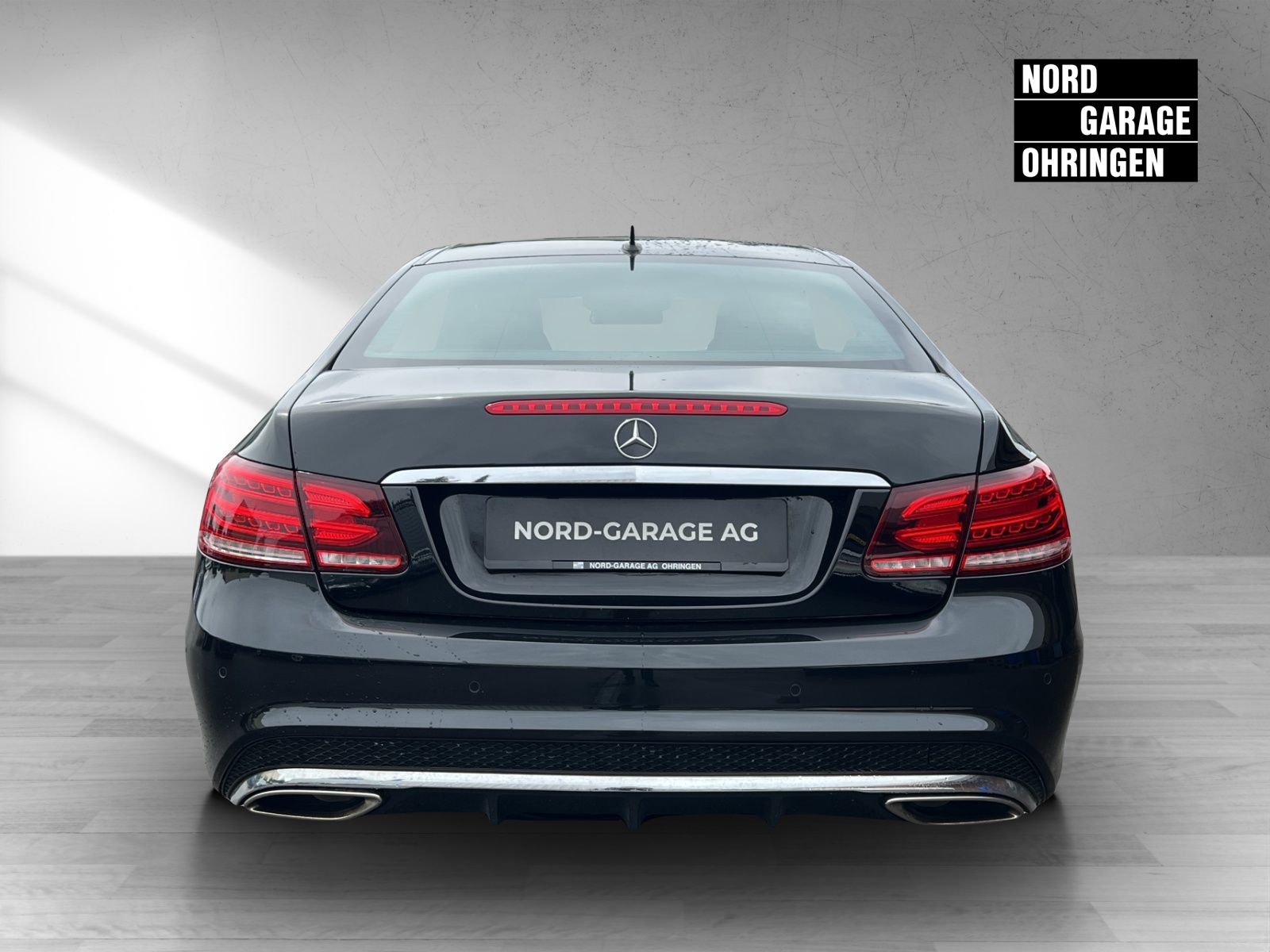 MERCEDES-BENZ E 400-showroom-element-3