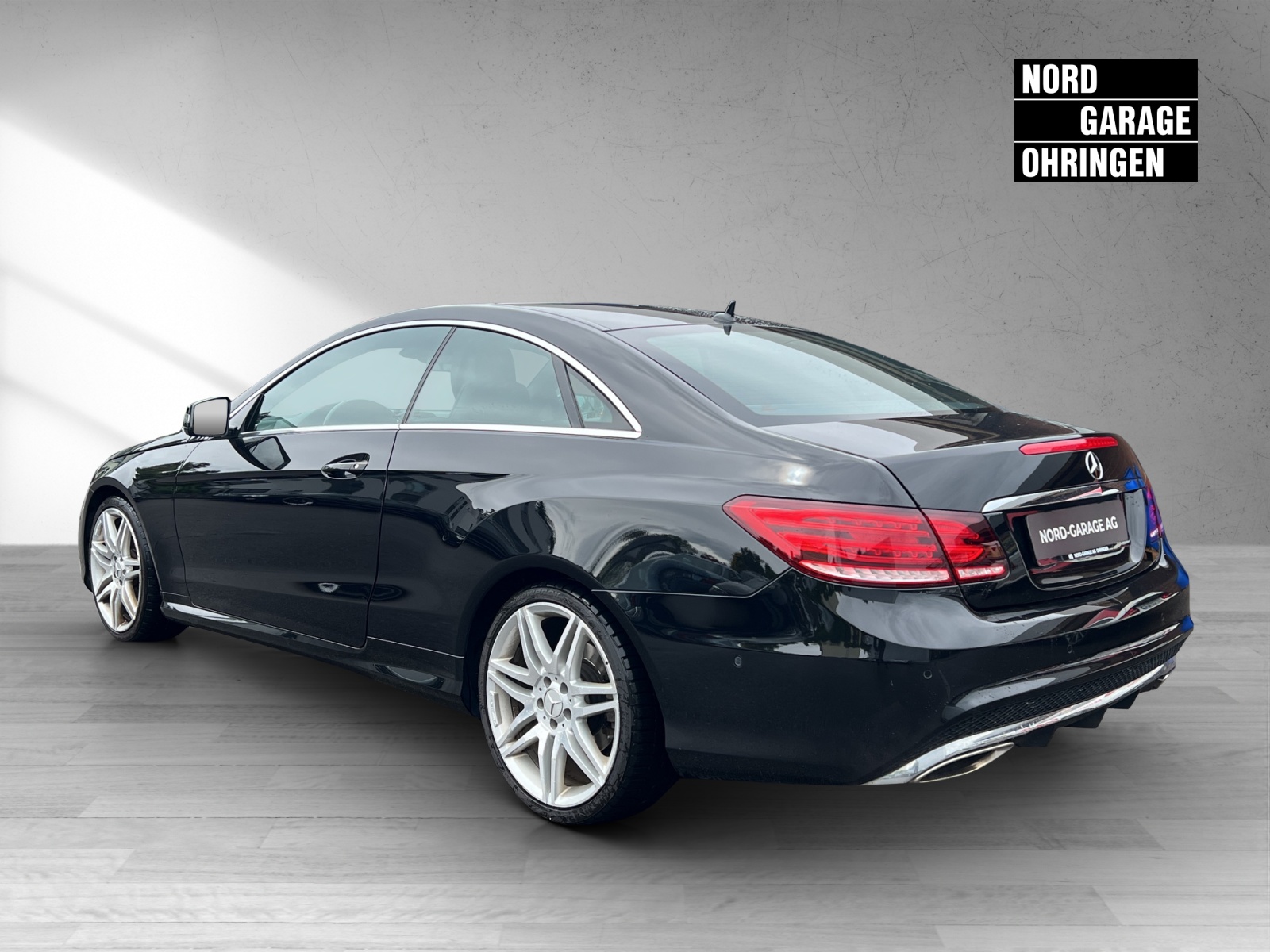 MERCEDES-BENZ E 400-showroom-element-2