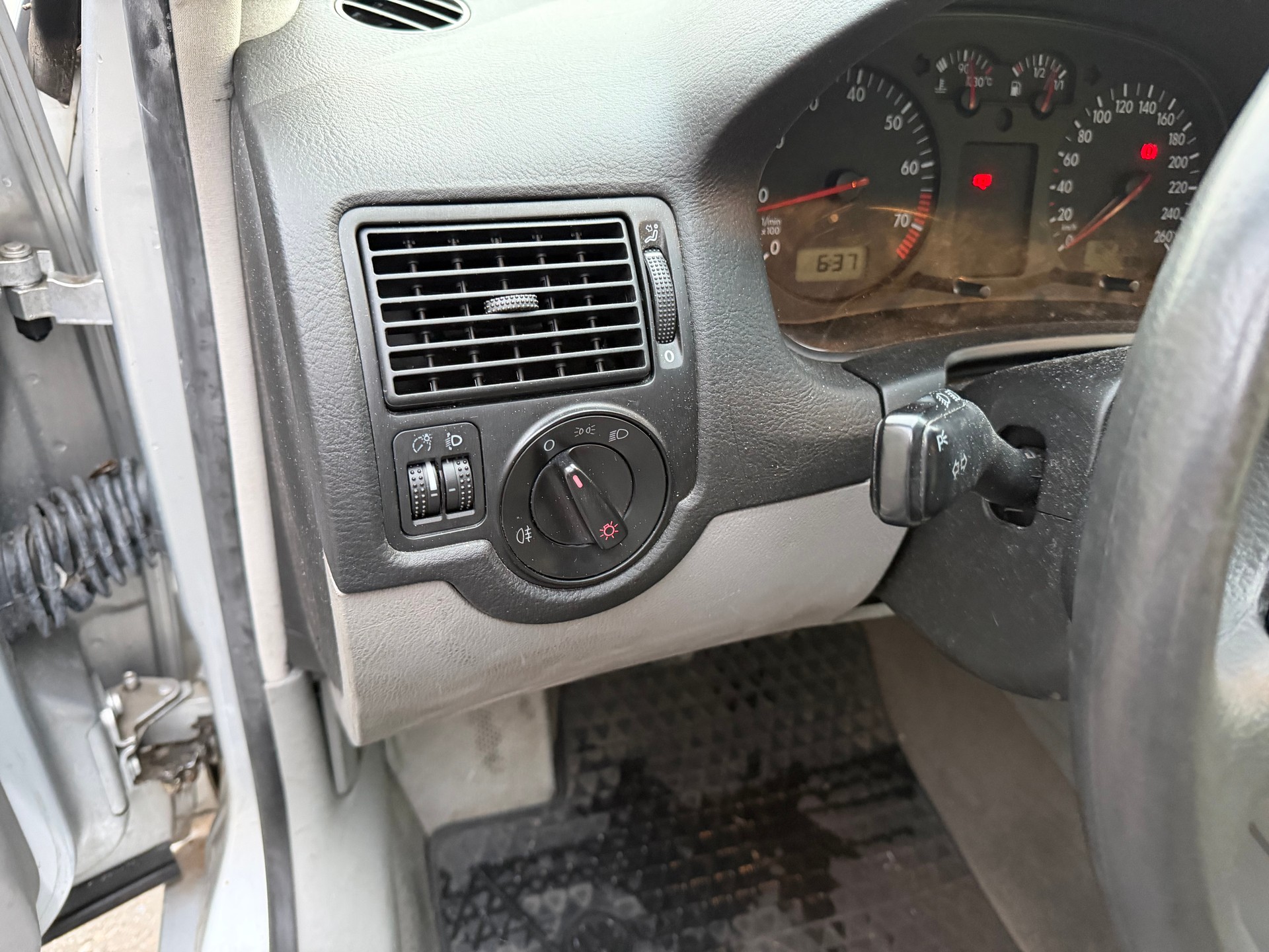 VW Golf 2.0 Comfortline 4Motion-image-24