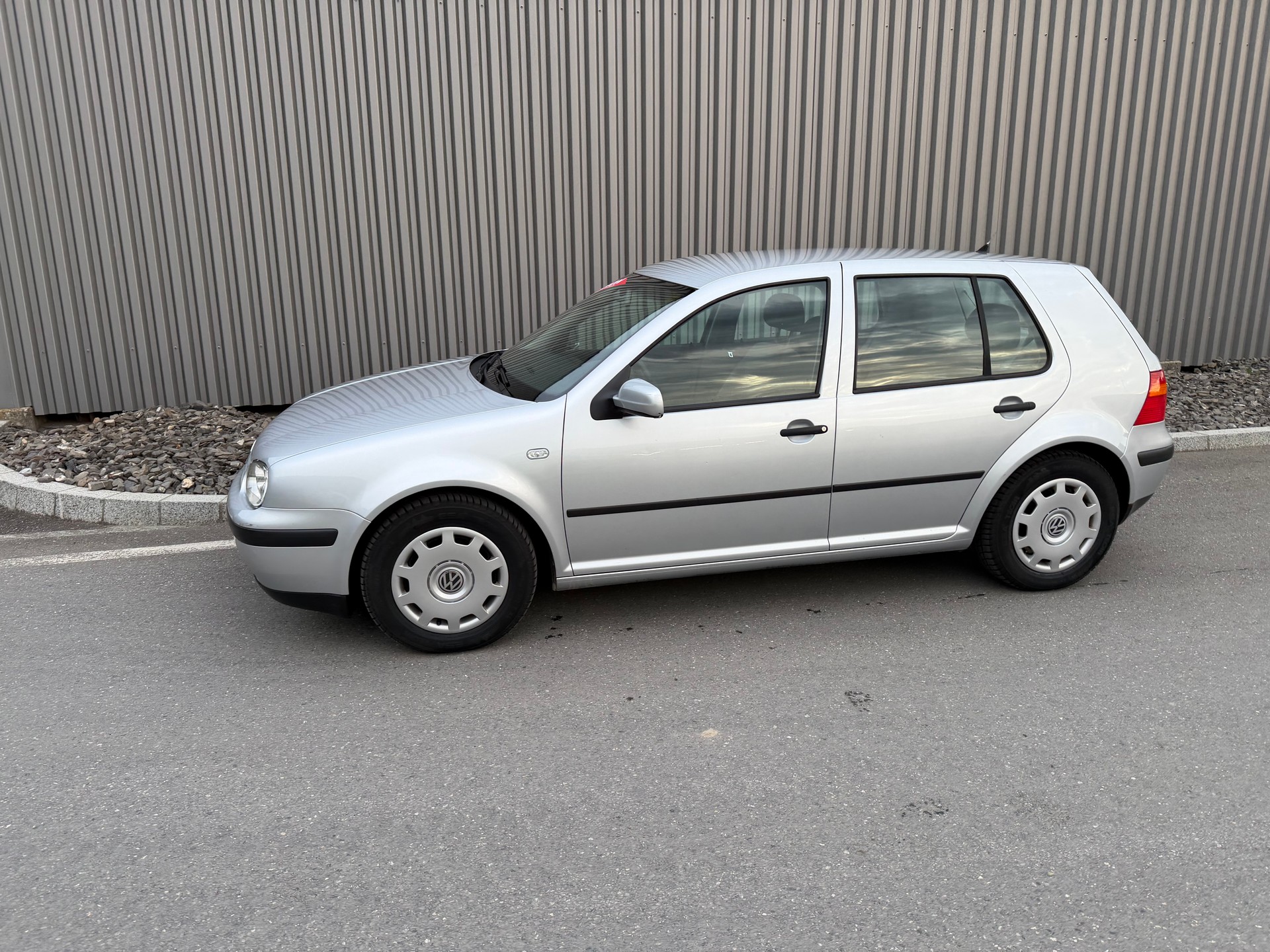 VW Golf 2.0 Comfortline 4Motion-showroom-element-1
