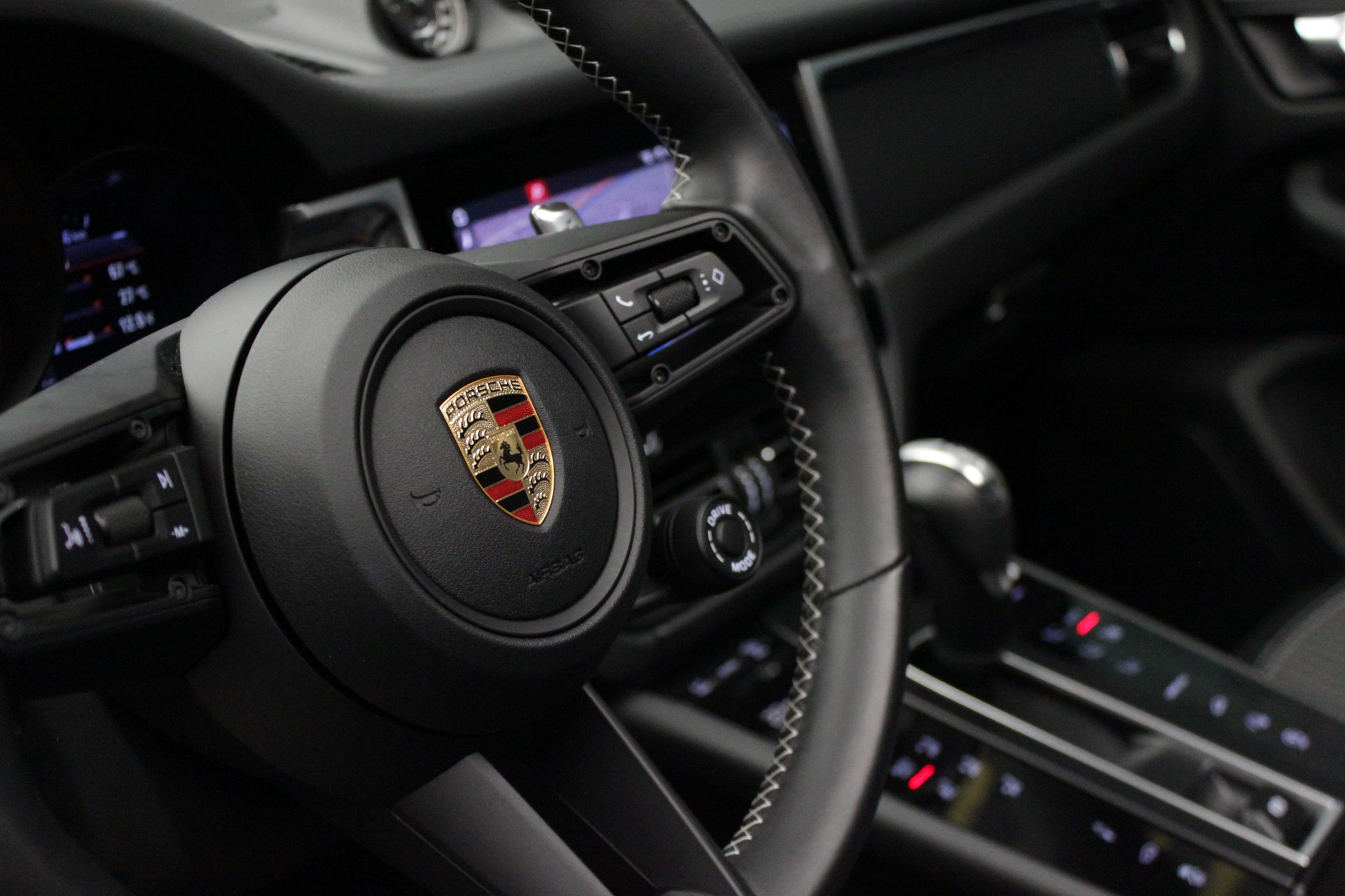 PORSCHE Macan T PDK-image-24