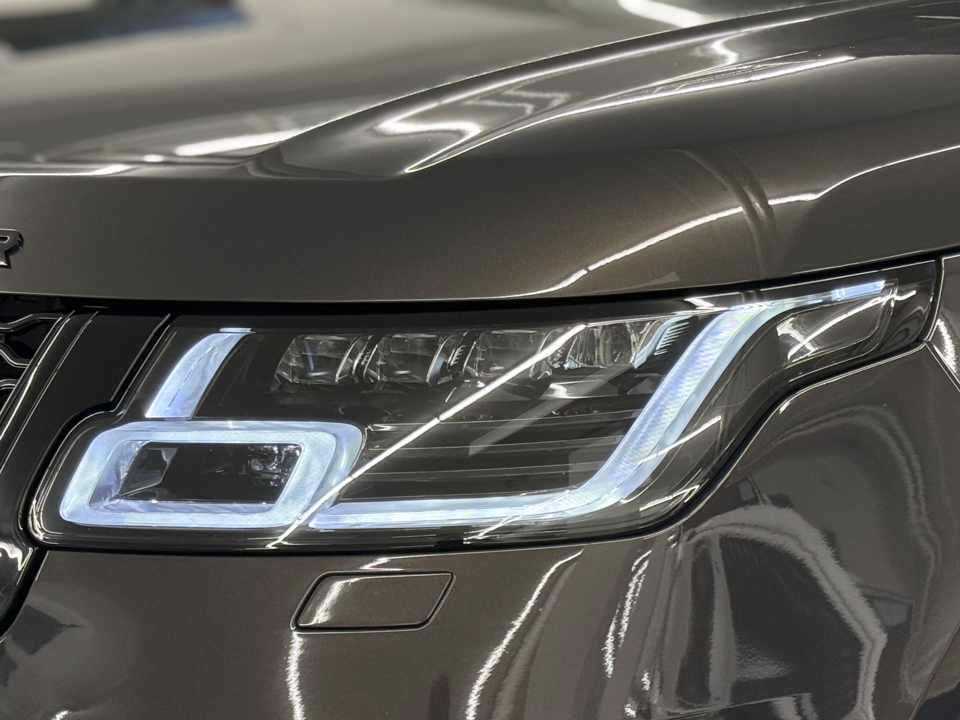 LAND ROVER Range Rover 5.0 V8 SVO Optik Autobiography-image-12