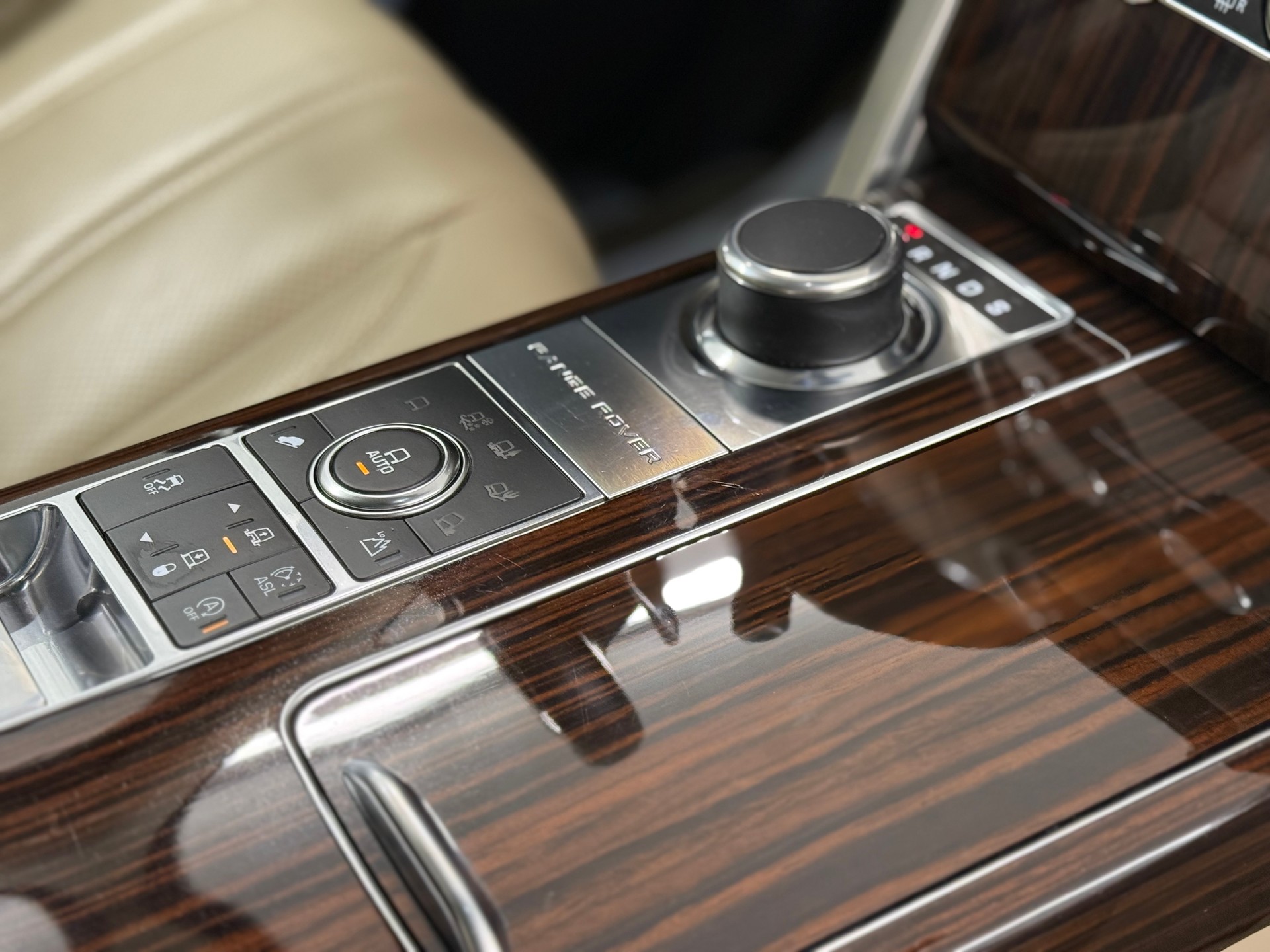 LAND ROVER Range Rover 5.0 V8 SVO Optik Autobiography-image-19