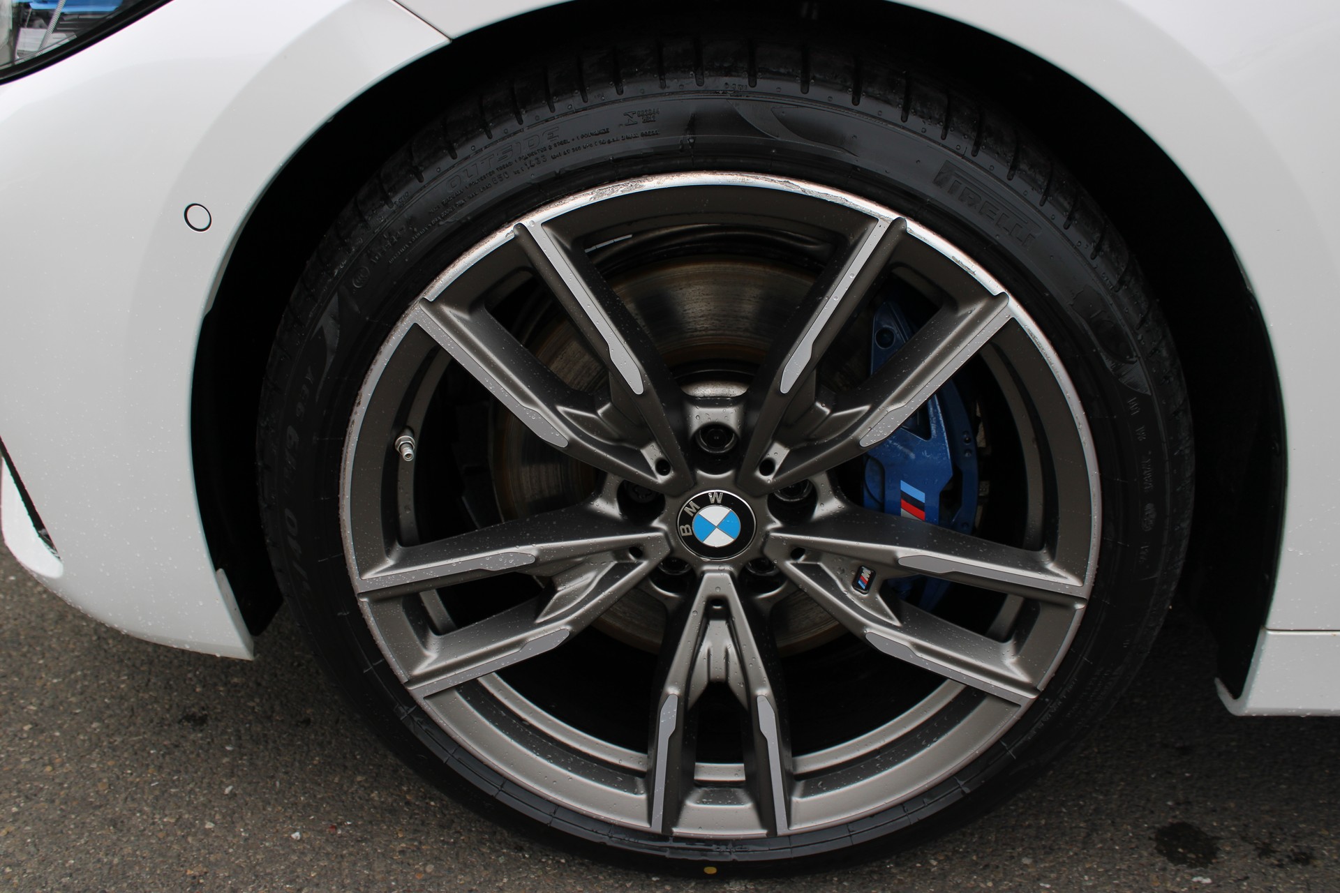BMW M440i xDrive 48V Cabrio-image-7