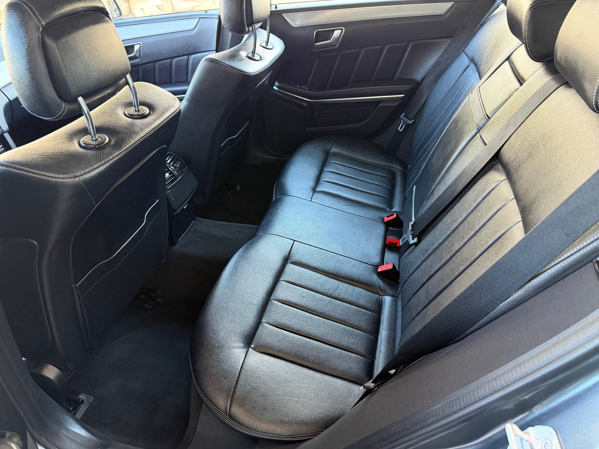 MERCEDES-BENZ E 350 BlueTEC 4Matic 7G-Tronic-image-8