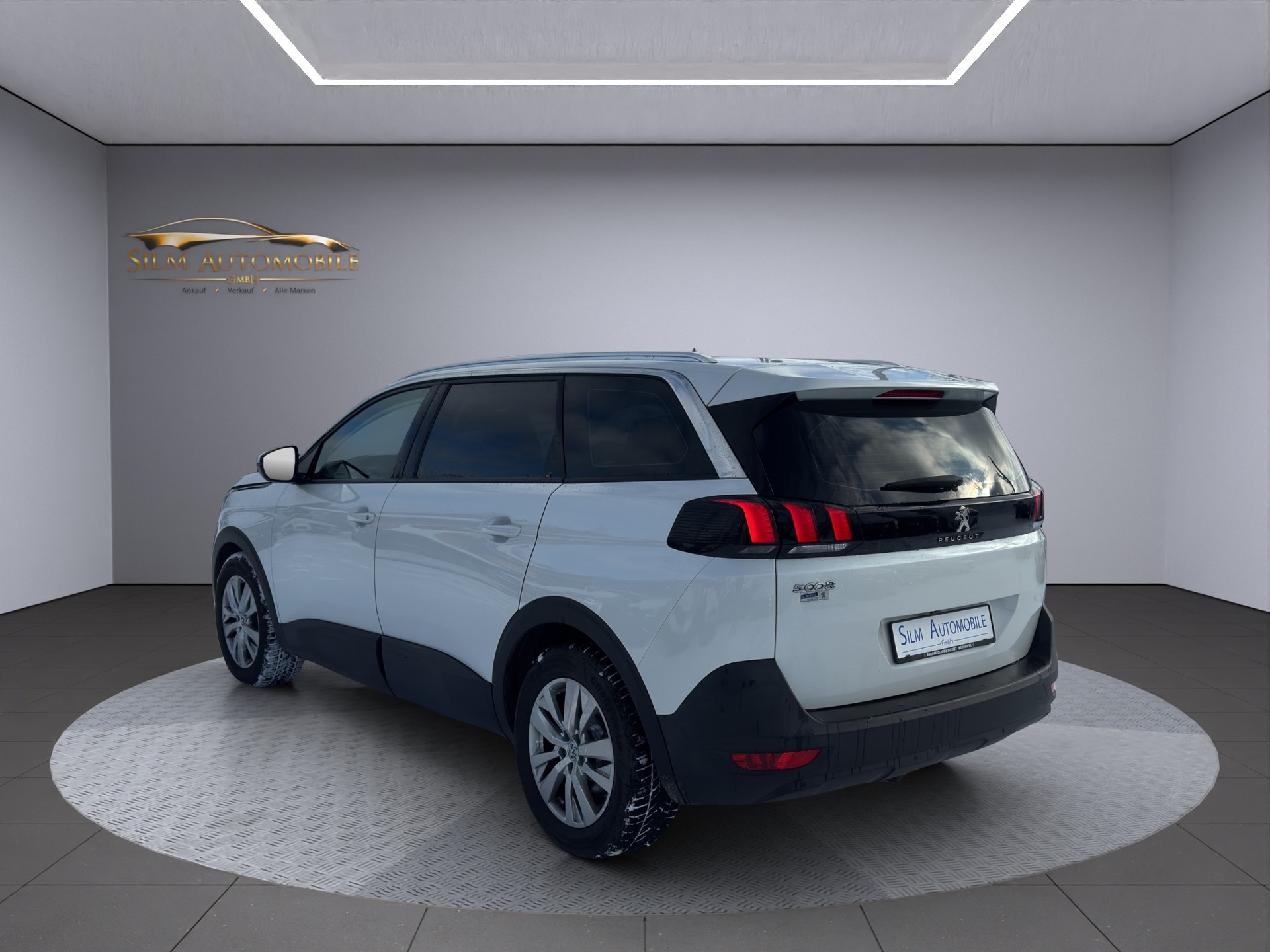 PEUGEOT 5008 1.2 Pure Tech Allure EAT8-image-5