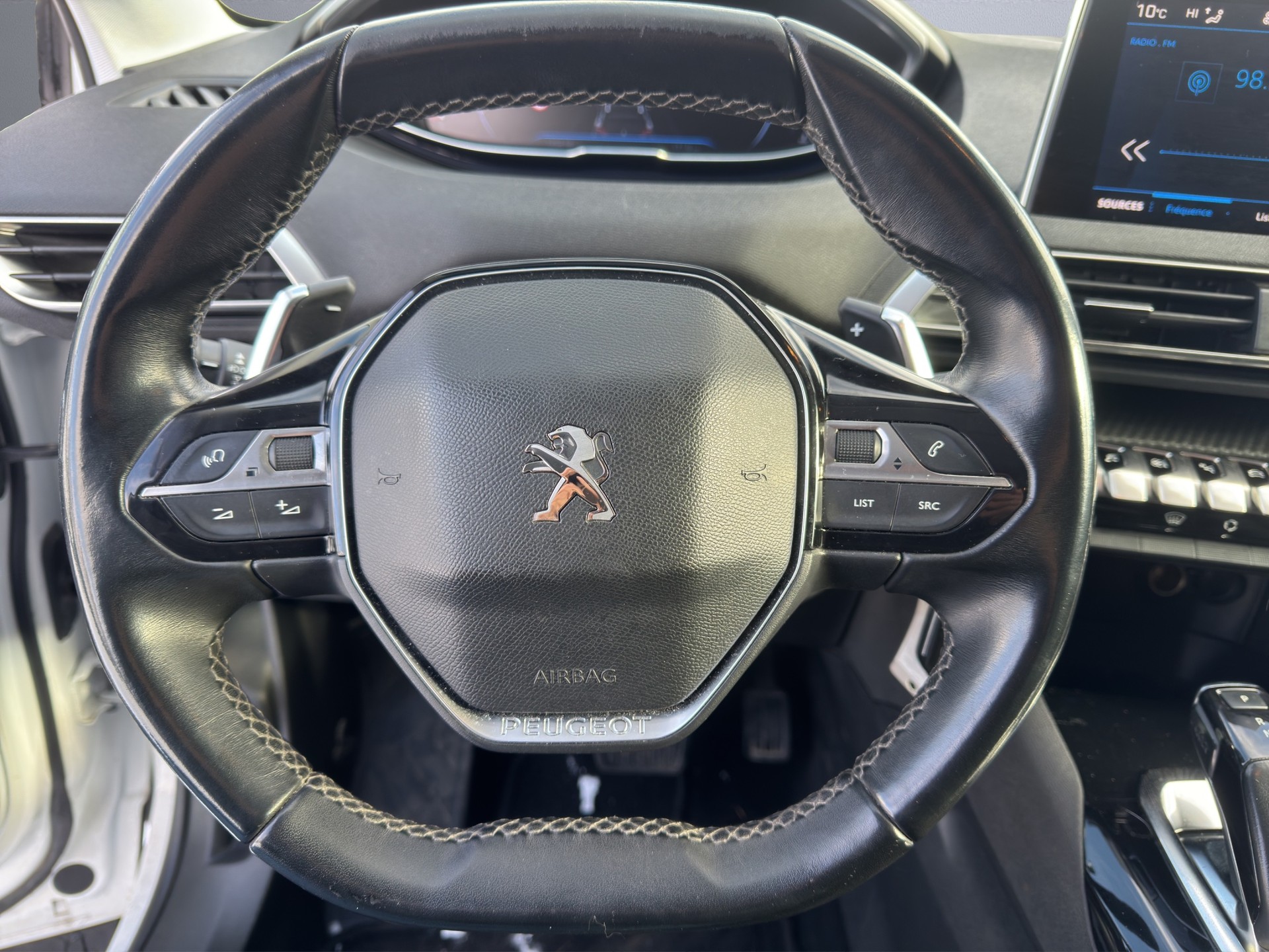 PEUGEOT 5008 1.2 Pure Tech Allure EAT8-image-15