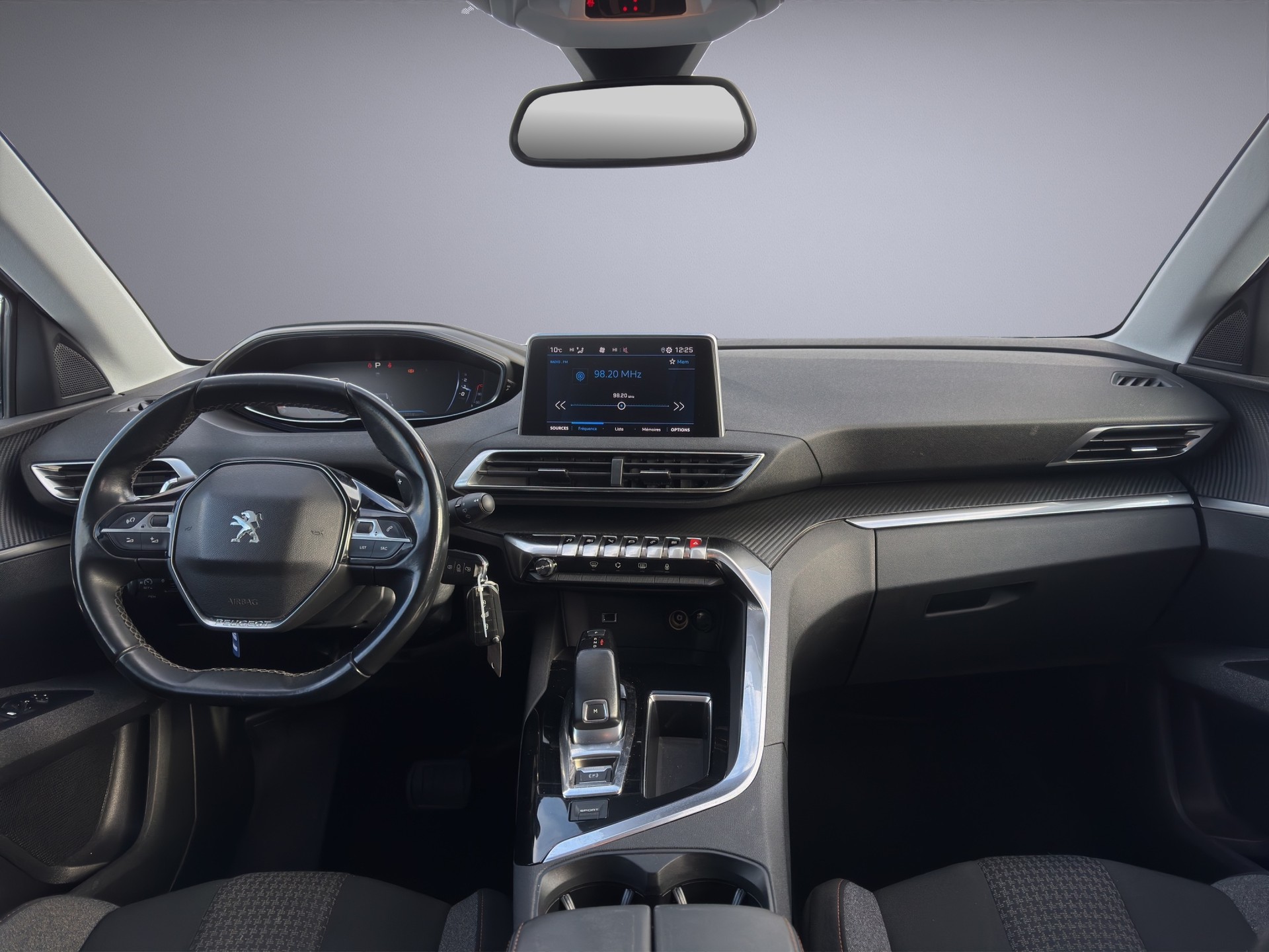 PEUGEOT 5008 1.2 Pure Tech Allure EAT8-image-11