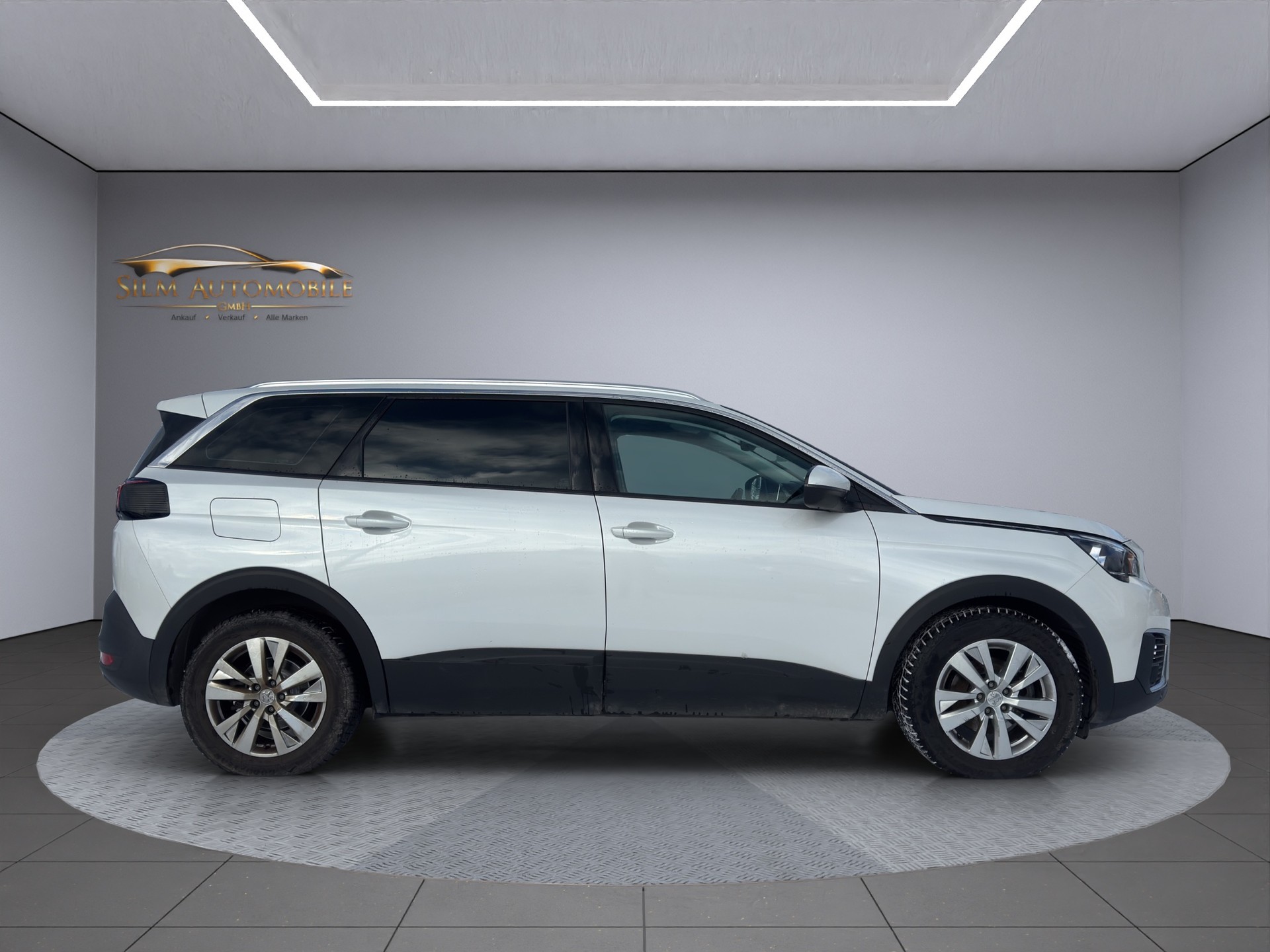PEUGEOT 5008 1.2 Pure Tech Allure EAT8-image-4