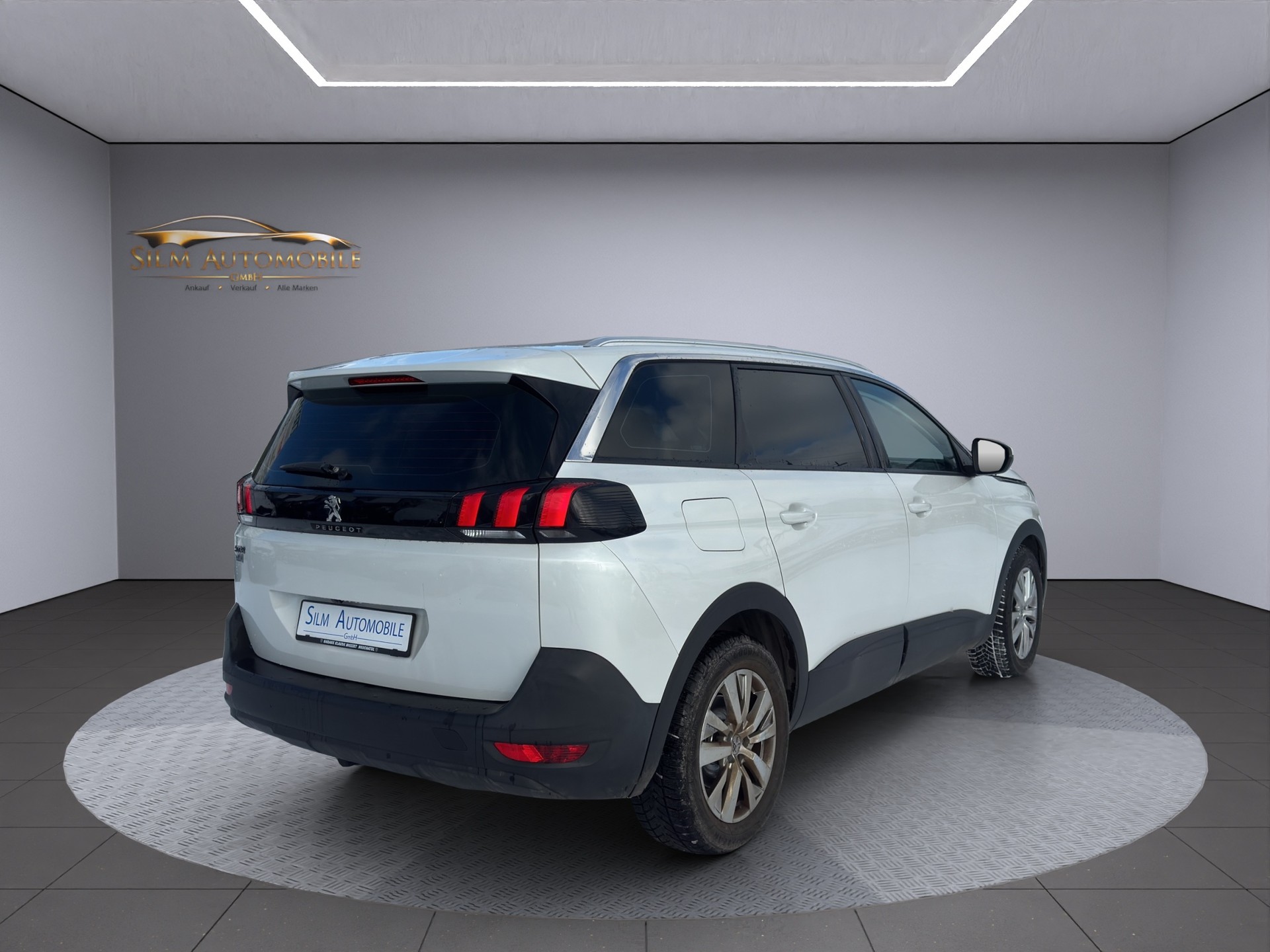 PEUGEOT 5008 1.2 Pure Tech Allure EAT8-image-6