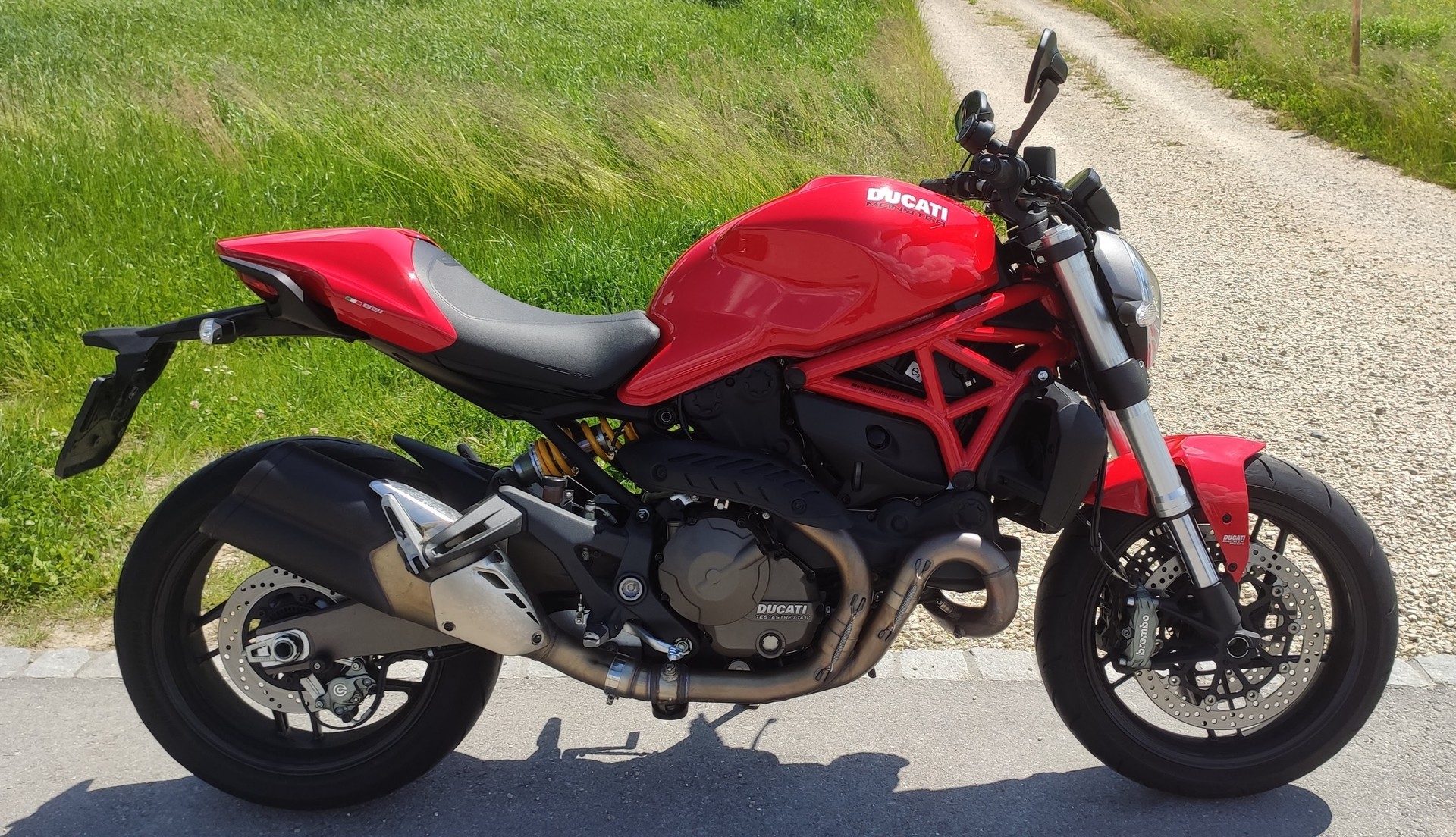 DUCATI Monster 821