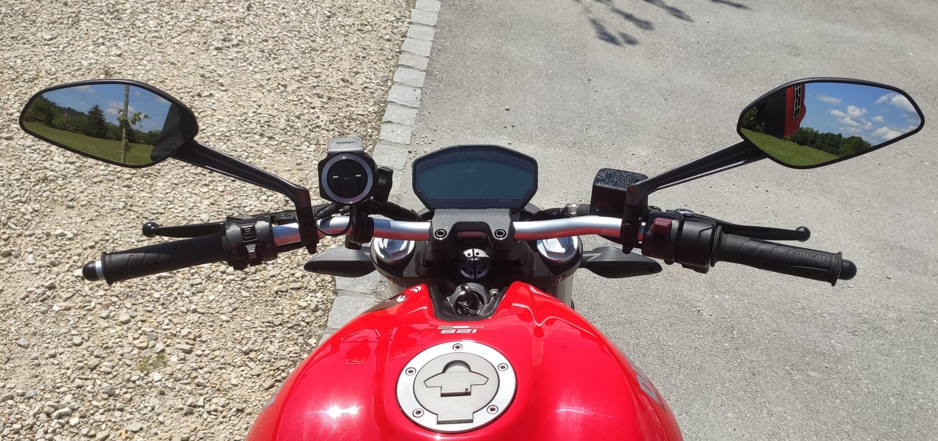 DUCATI Monster 821-image-5
