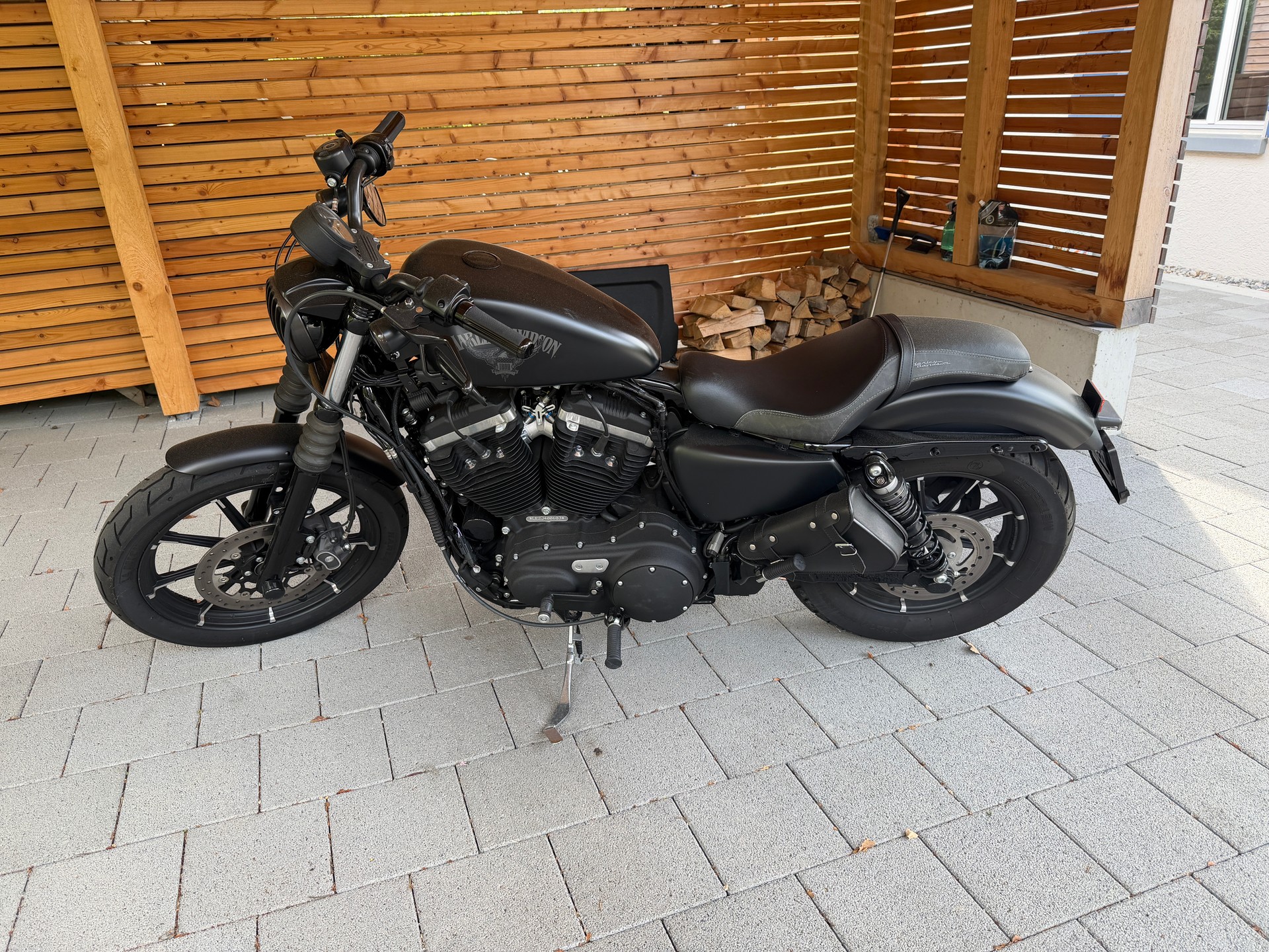 HARLEY-DAVIDSON XL 883 L Sportster Super Low ABS