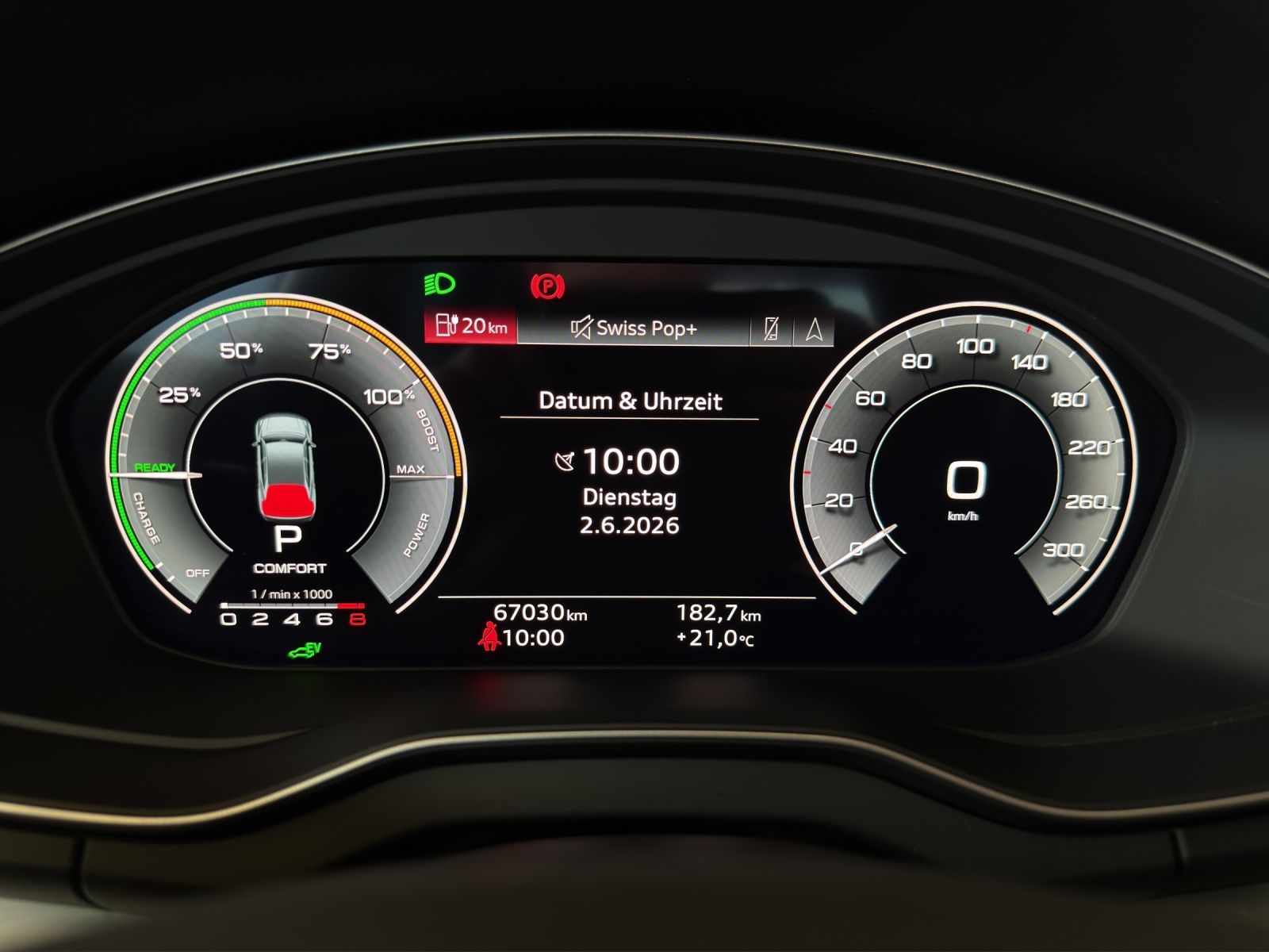 AUDI Q5 50 TFSI e PHEV Black Edition quattro S-tronic-image-12